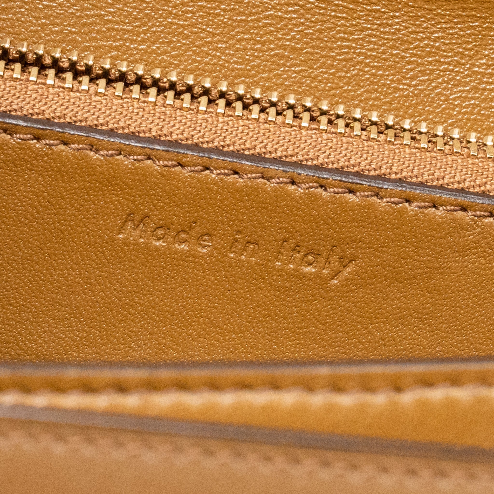 CELINE MEDIUM CLASSIC BOX BAG CALFSKIN CAMEL GHW