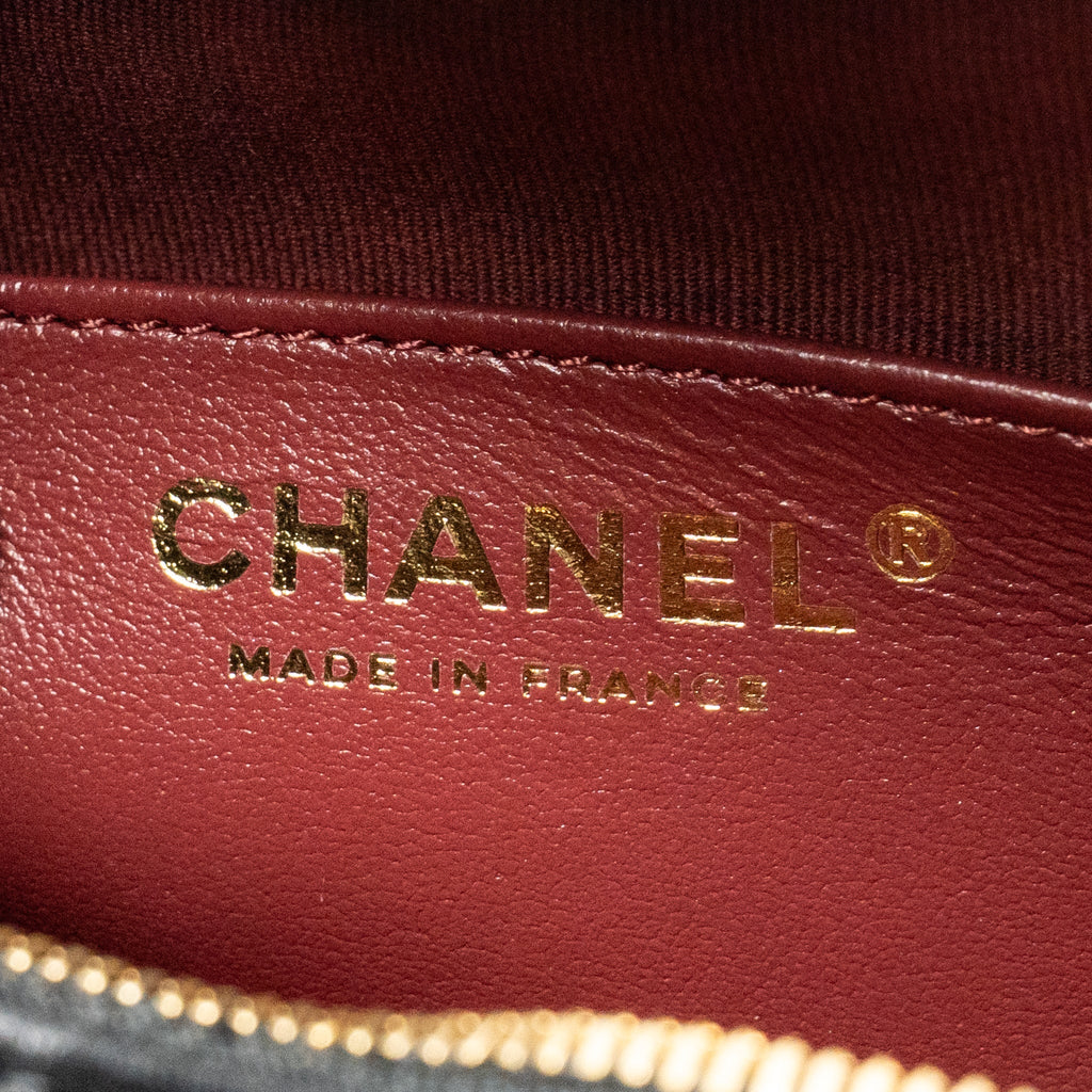 CHANEL 22S HEART BAG LAMBSKIN BLACK LGHW (MICROCHIP)