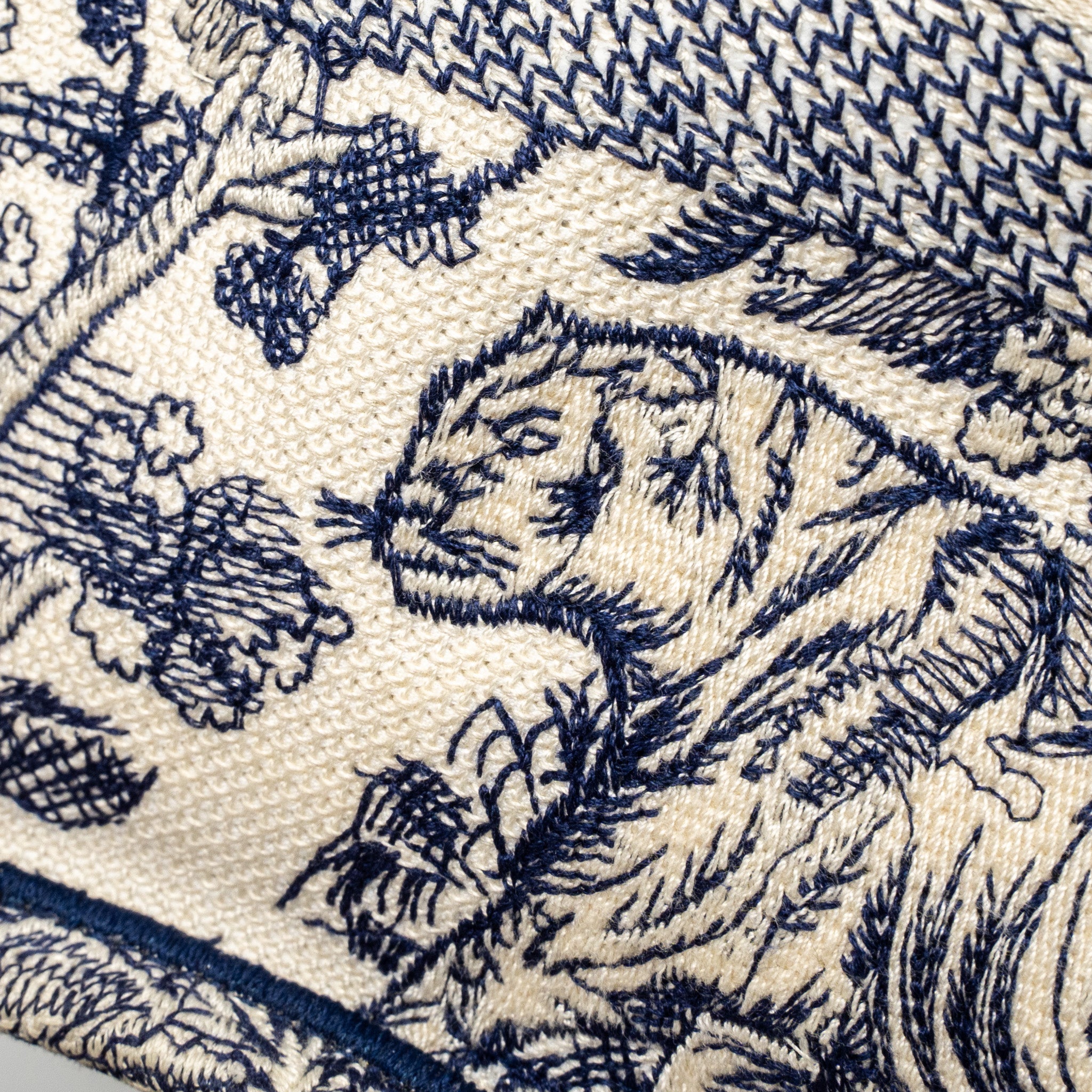 DIOR MEDIUM BOOK TOTE BLUE TOILE DE JOUY EMBROIDERY