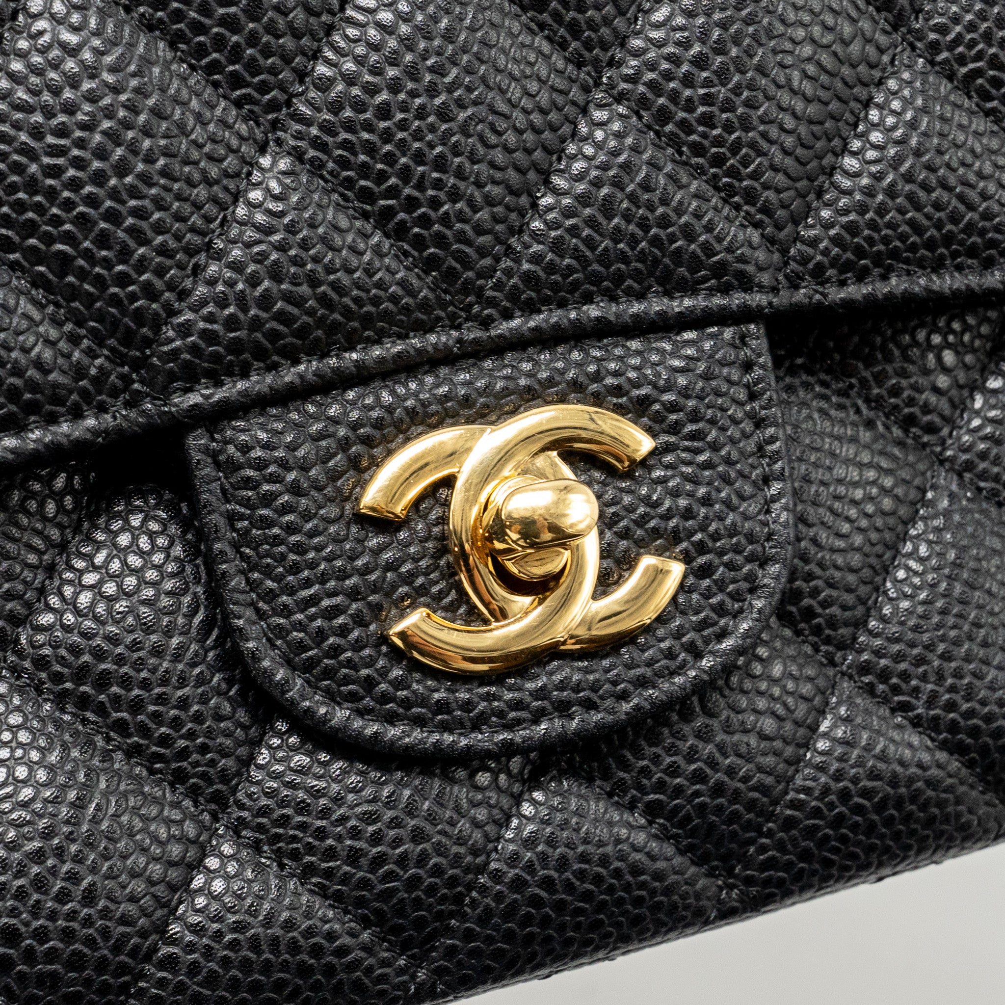 CHANEL MEDIUM CLASSIC DOUBLE FLAP BAG CAVIAR BLACK GHW