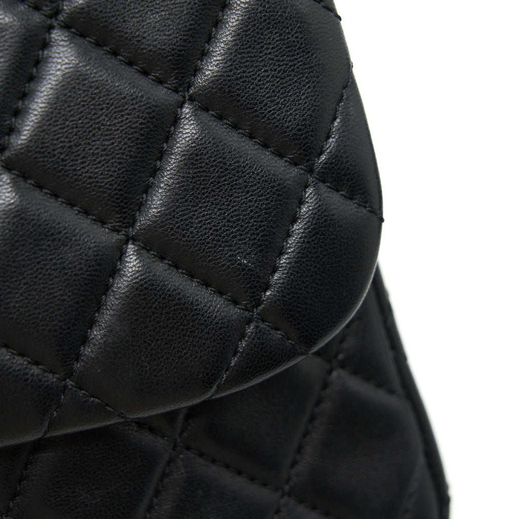 CHANEL QUILTED CC PEARL LOGO SHOULDER FLAP BAG WITH CHAIN