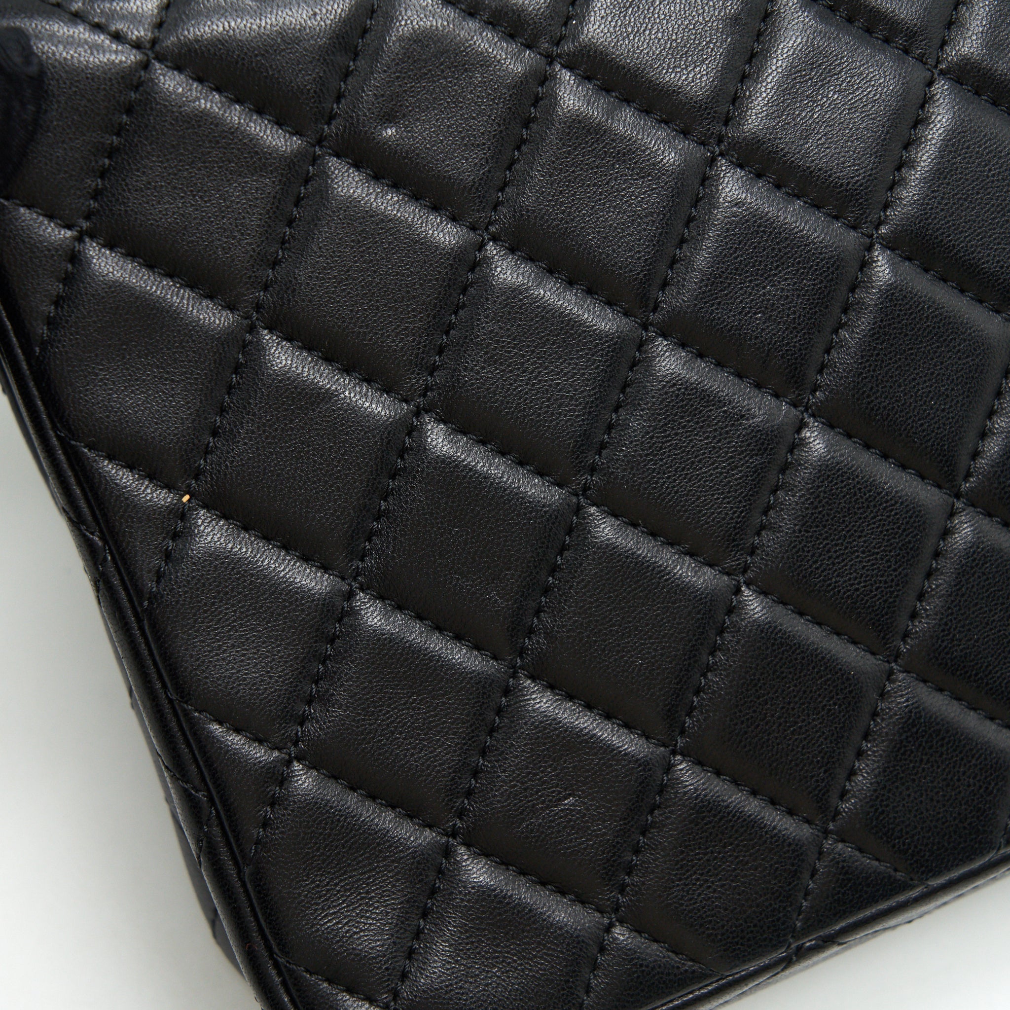 CHANEL QUILTED CC PEARL LOGO SHOULDER FLAP BAG WITH CHAIN