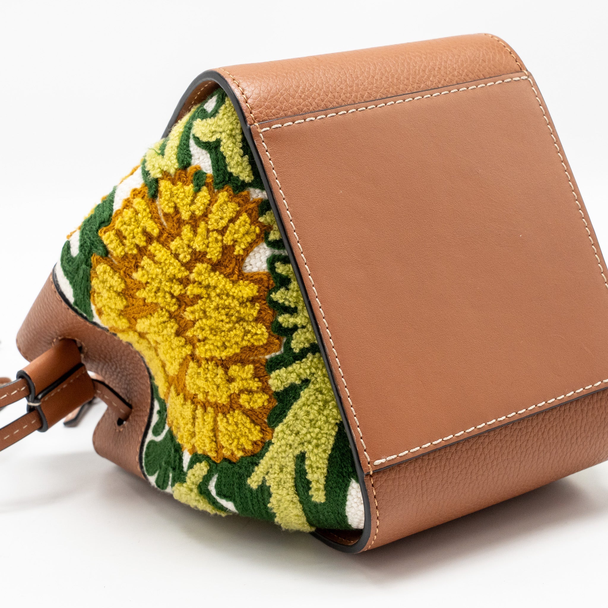 LOEWE X WILLIAM DE MORGAN MINI HAMMOCK FLORAL-EMBROIDERED SHOULDER BAG CALFSKIN TAN/ MULTICOLOUR GHW