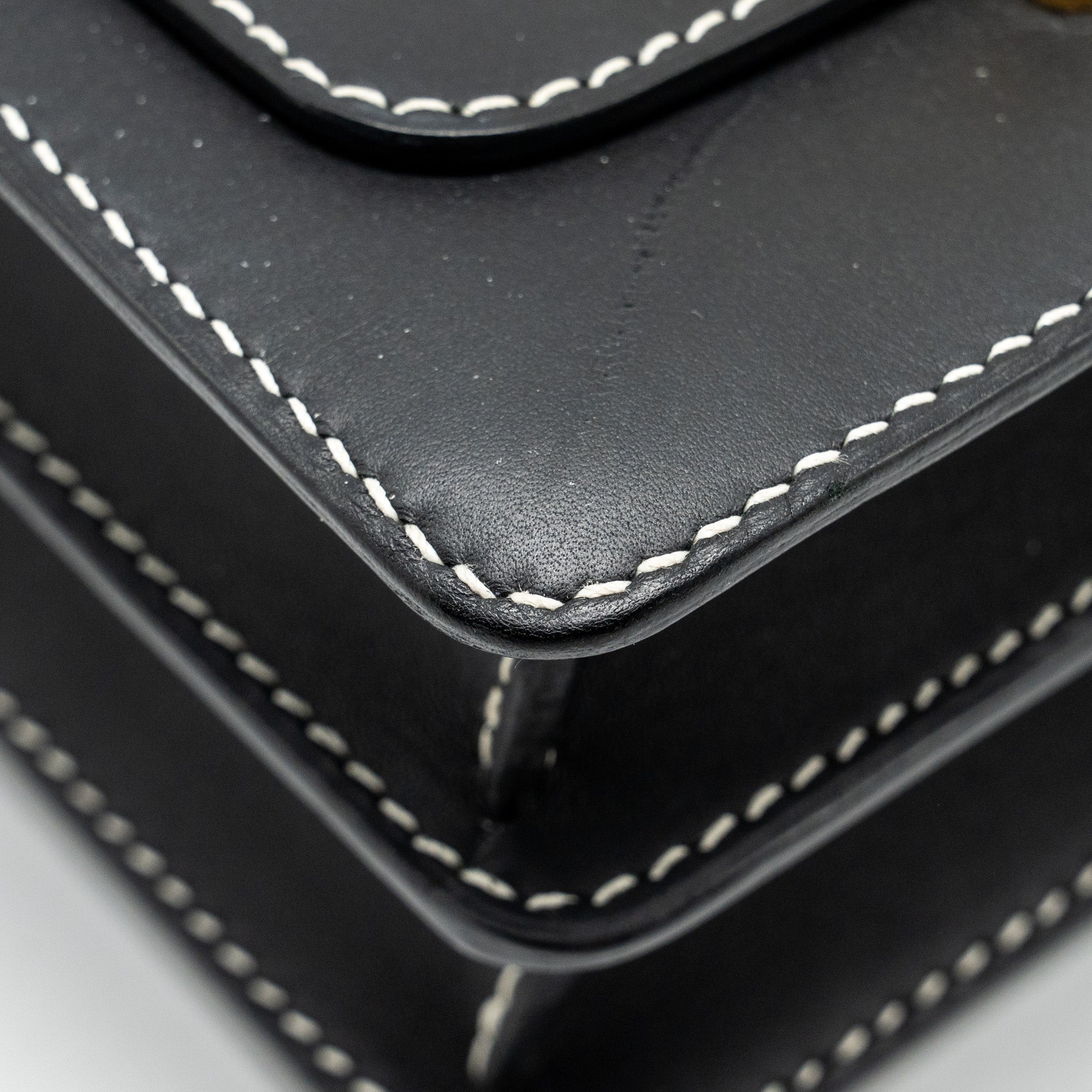 HERMES ROULIS 23 SOMBRERO BLACK GHW