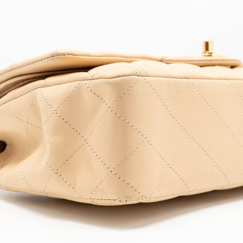 CHANEL MEDIUM DOUBLE FLAP BAG LAMBSKIN BEIGE GHW