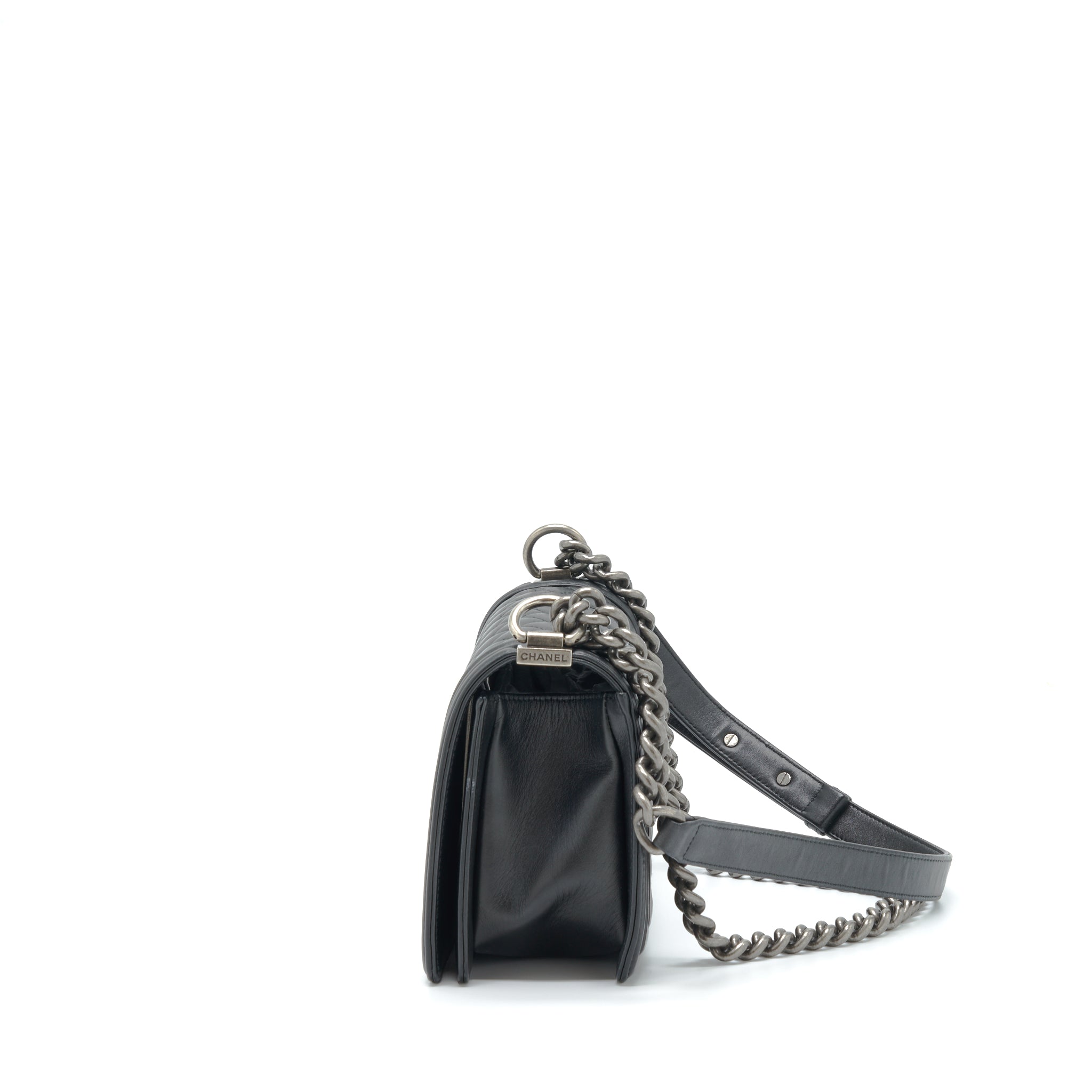 CHANEL MEDIUM BOY BAG CALFSKIN BLACK RUTHENIUM/BLACK HARDWARE