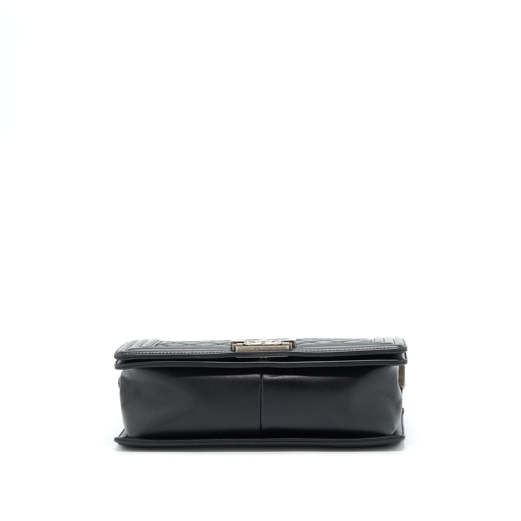 CHANEL MEDIUM BOY BAG CALFSKIN BLACK RUTHENIUM/BLACK HARDWARE