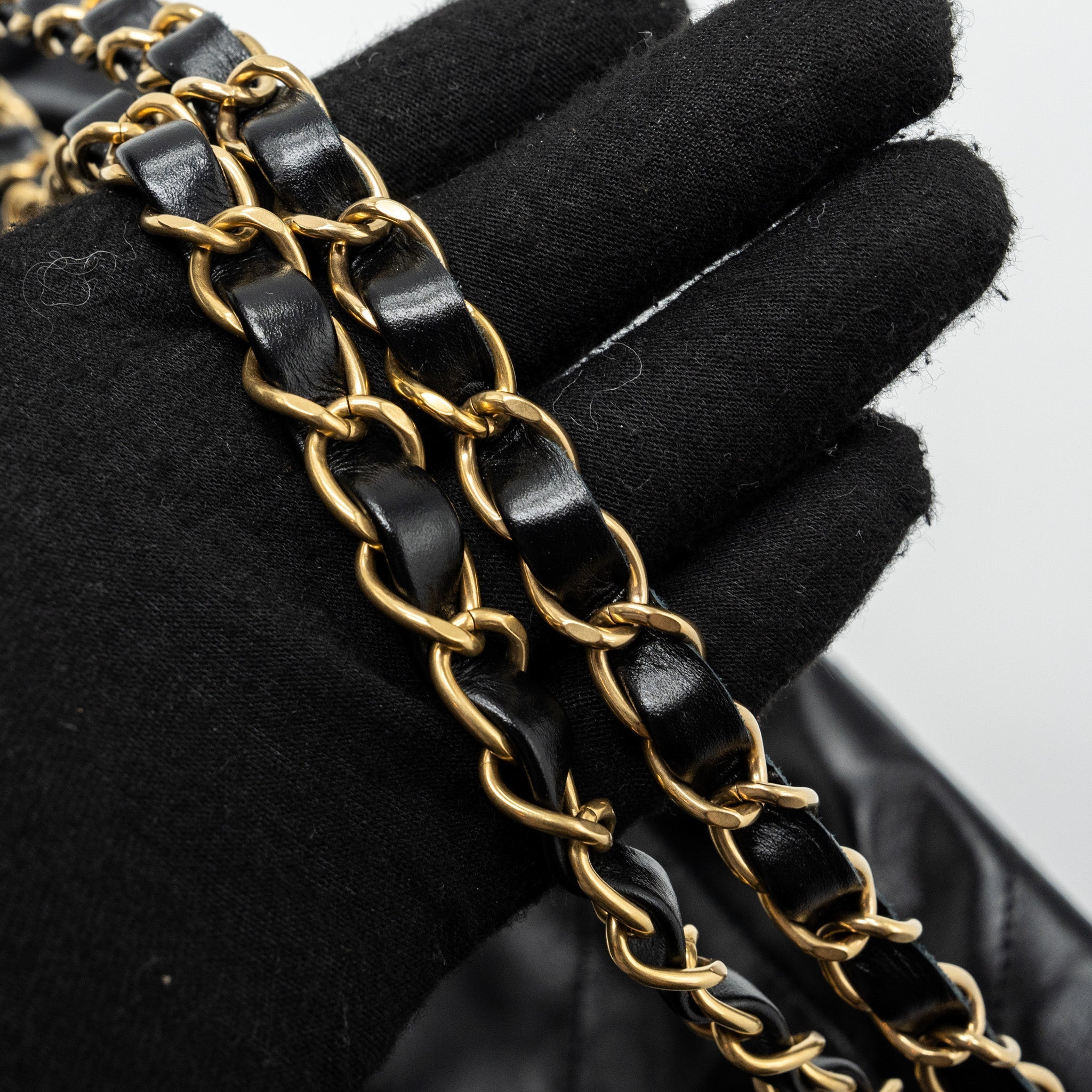 CHANEL SMALL 22 BAG CALFSKIN BLACK GHW