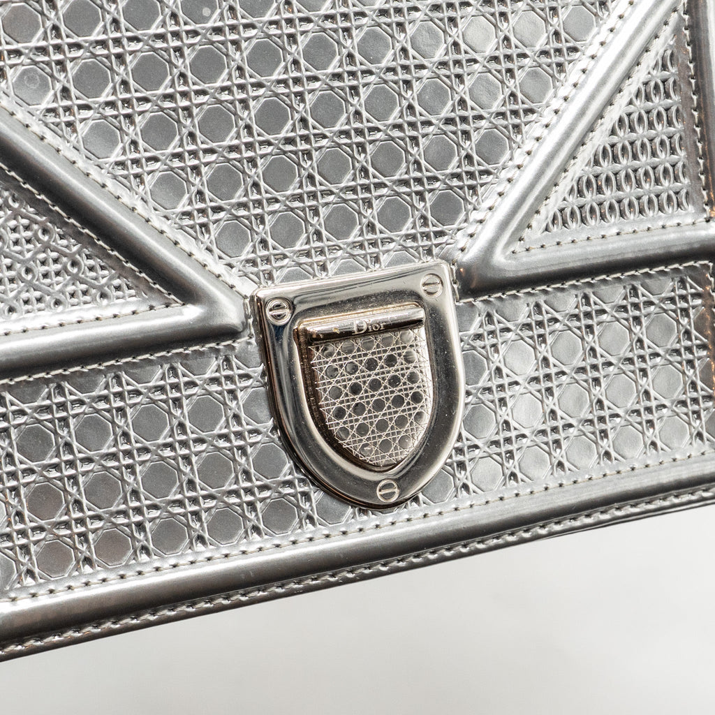 DIOR DIORAMA WALLET ON CHAIN CALFSKIN SILVER SHW
