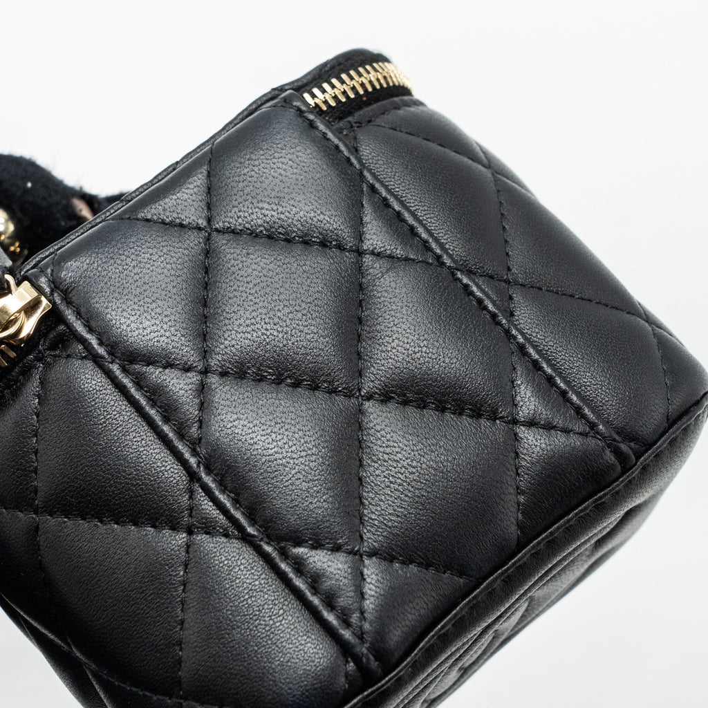 CHANEL PEARL CRUSH MINI VANITY CASE LAMBSKIN BLACK LGHW(MICROCHIP)