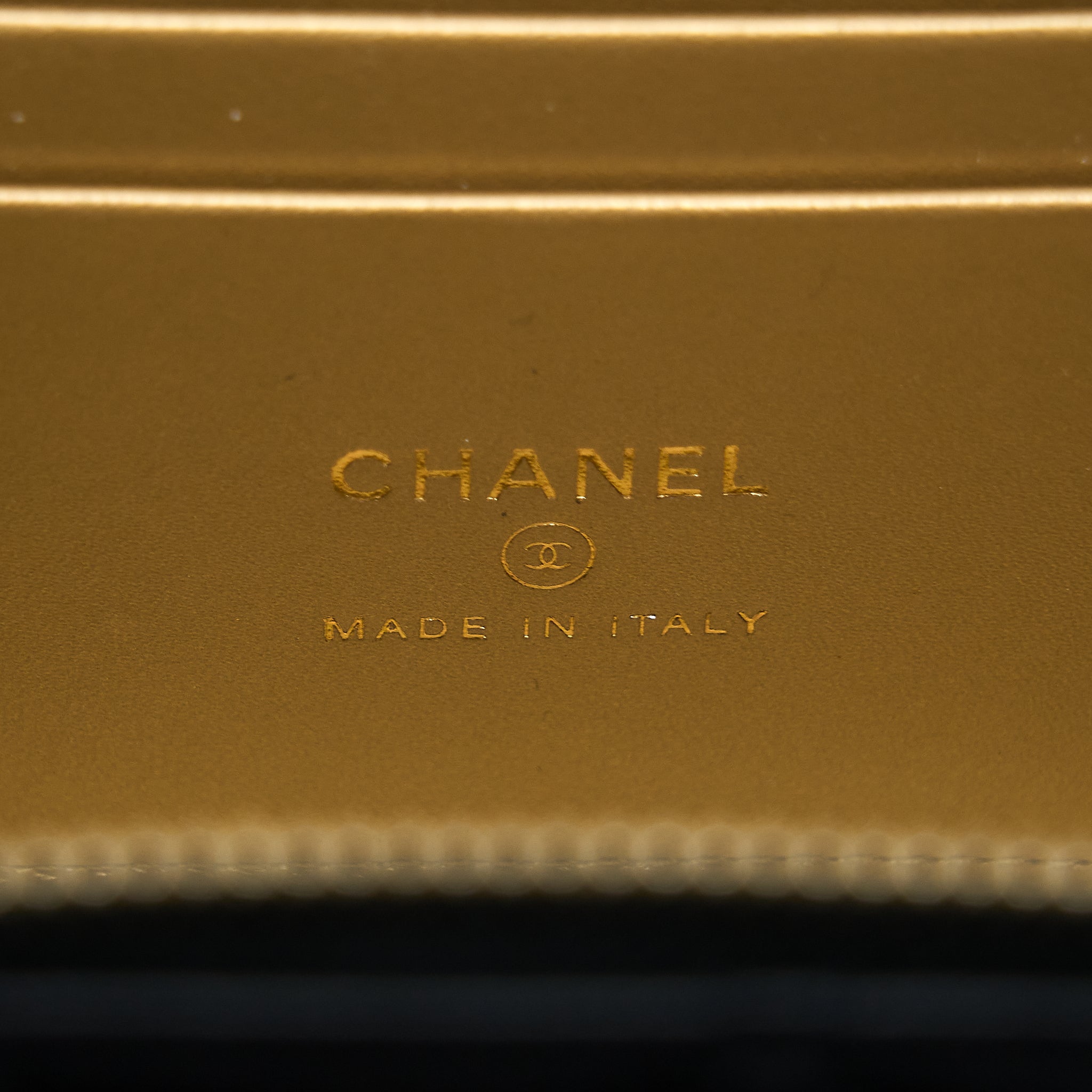 CHANEL 22A PEARL CRUSH LONG VANITY WITH CHAIN LAMBSKIN BLACK GHW