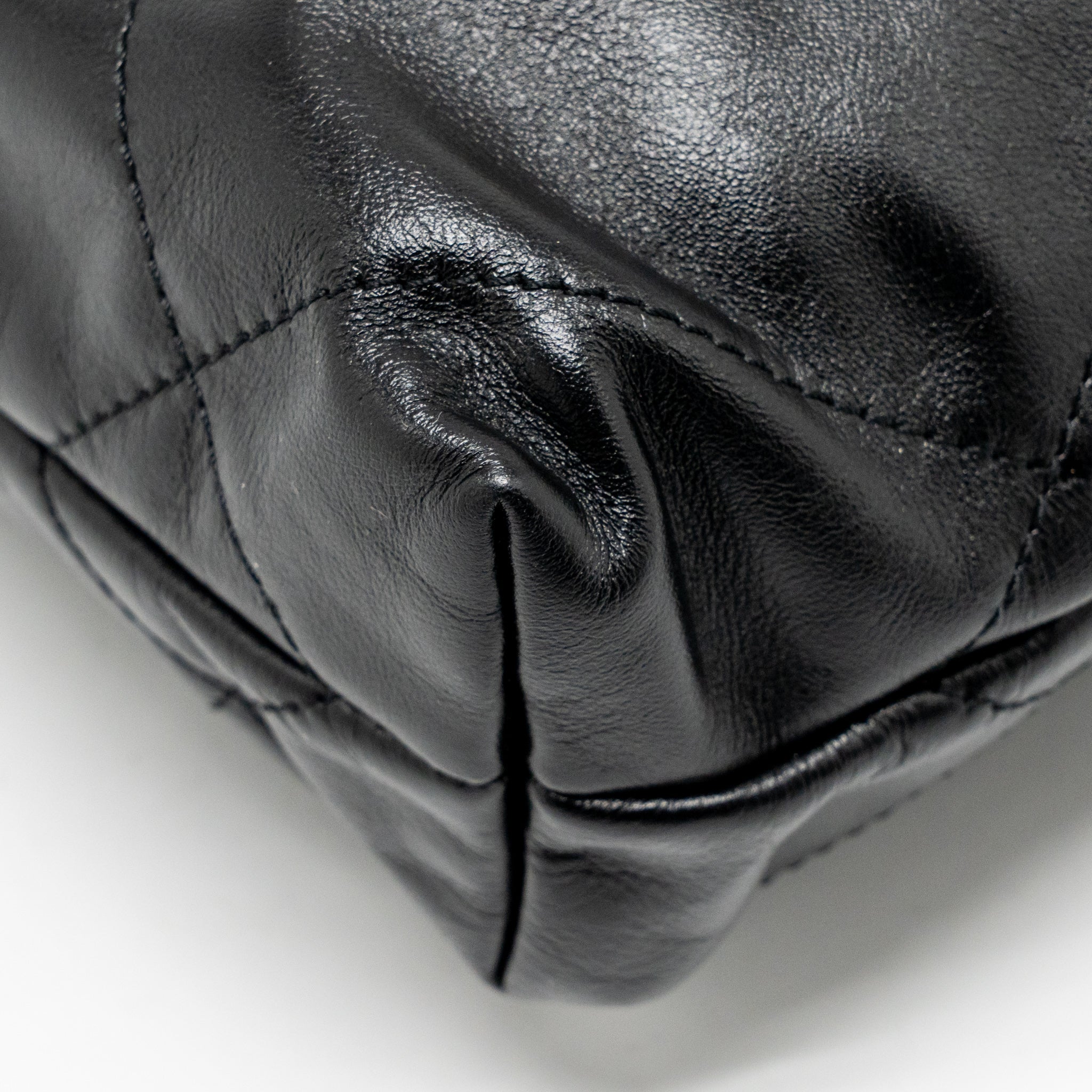 CHANEL MINI 22 BAG SHINY CALFSKIN BLACK GHW (MICROCHIP)