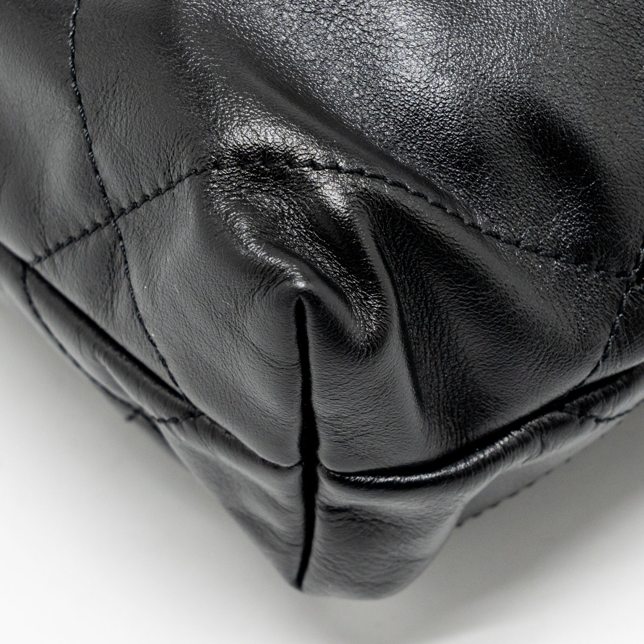 CHANEL MINI 22 BAG SHINY CALFSKIN BLACK GHW (MICROCHIP)