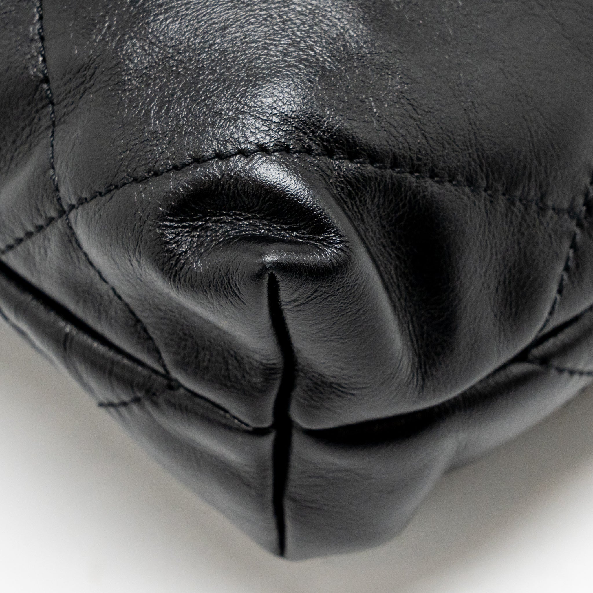 CHANEL MINI 22 BAG SHINY CALFSKIN BLACK GHW (MICROCHIP)