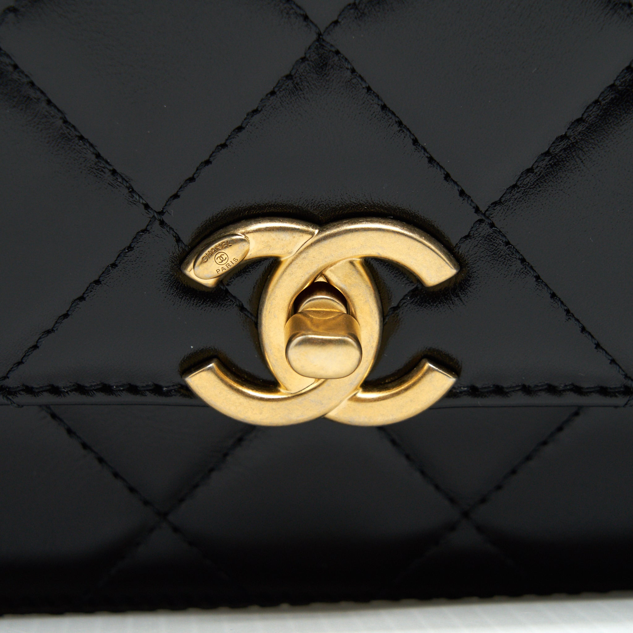 CHANEL 21A GOLD CRUSH MINI FLAP BAG CALFSKIN BLACK GHW