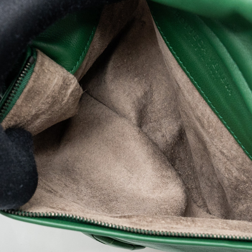 BOTTEGA VENETA CLUTCH NAPPA GREEN BLACK HARDWARE