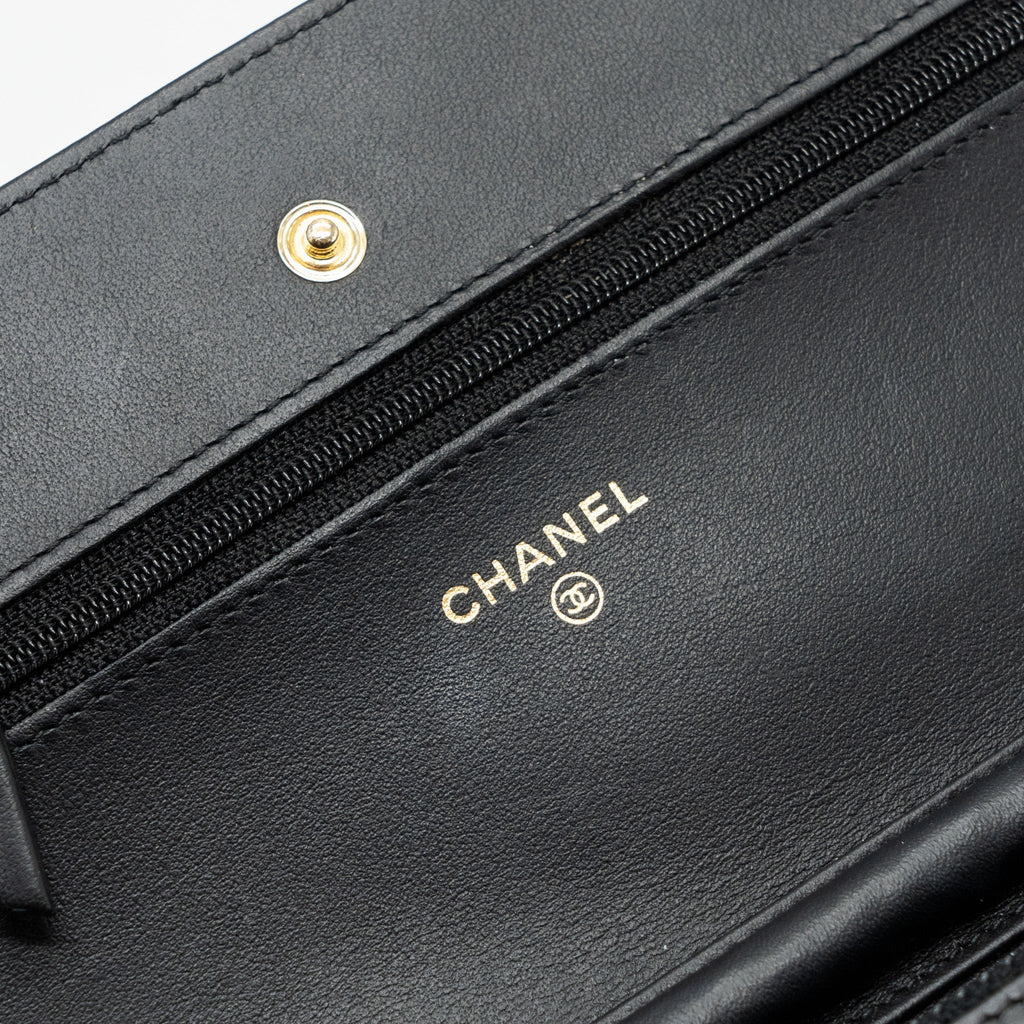 CHANEL 2.55 REISSUE LUCKY CHARMS WALLET ON CHAIN AGED CALFSKIN BLACK GHW