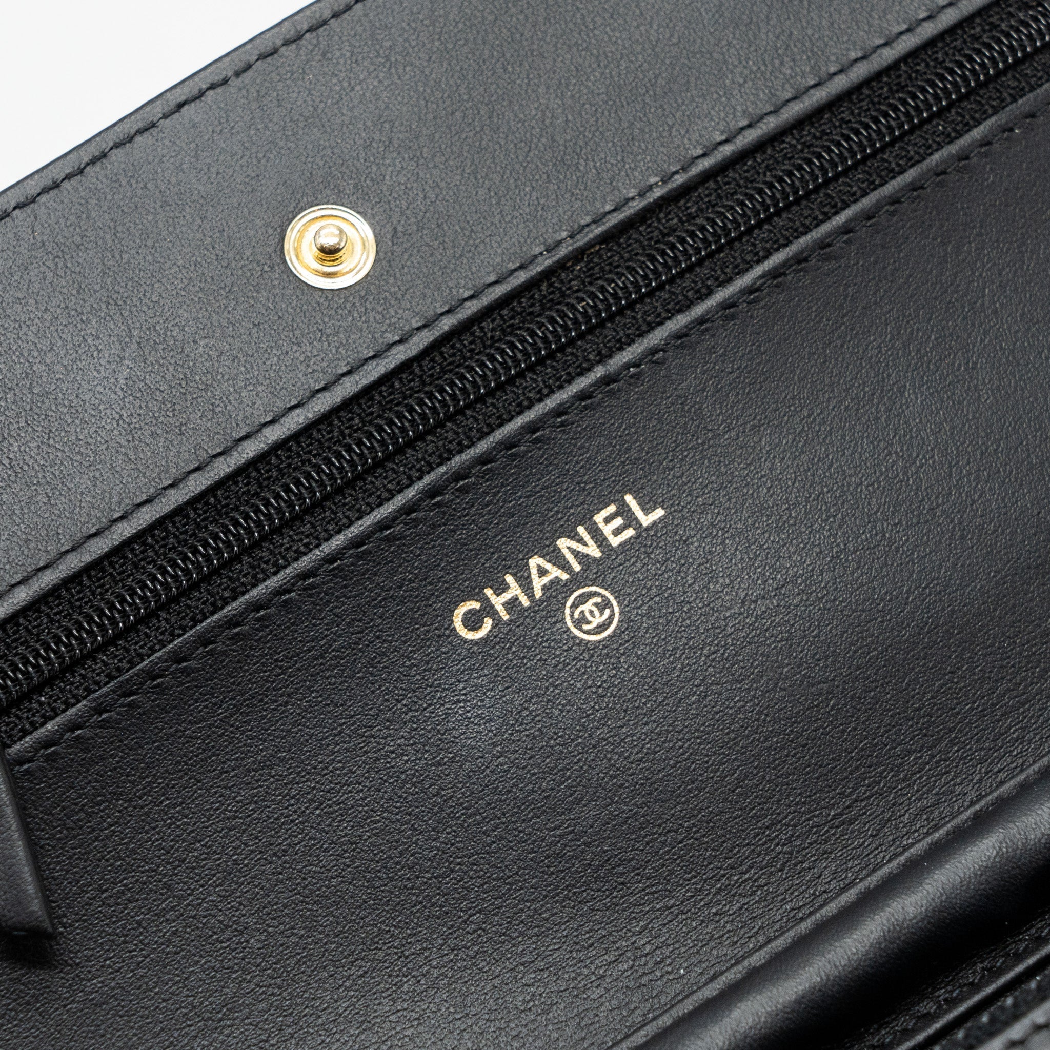 CHANEL 2.55 REISSUE LUCKY CHARMS WALLET ON CHAIN AGED CALFSKIN BLACK GHW