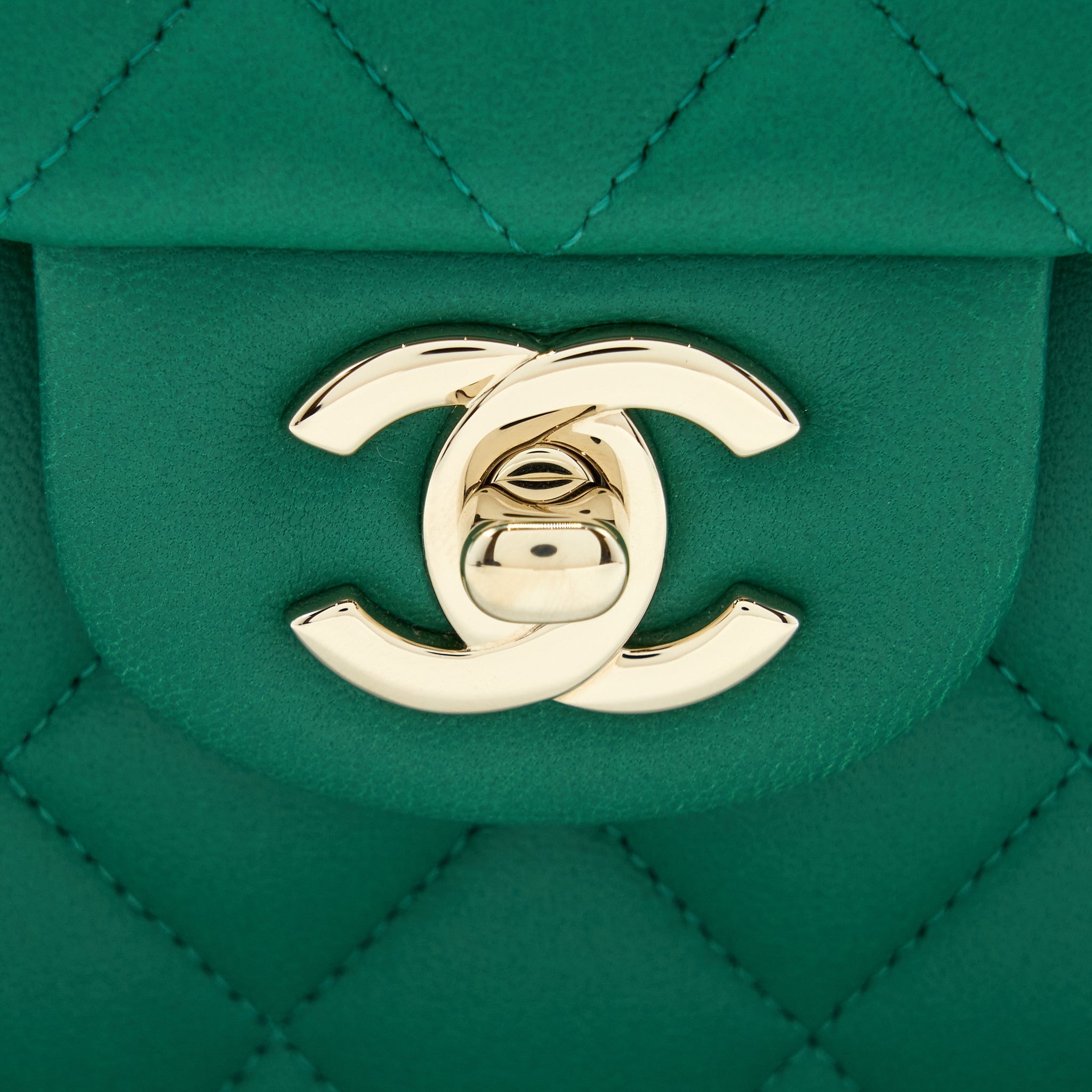 CHANEL SMALL CLASSIC DOUBLE FLAP BAG LAMBSKIN GREEN LGHW(MICROCHIP)