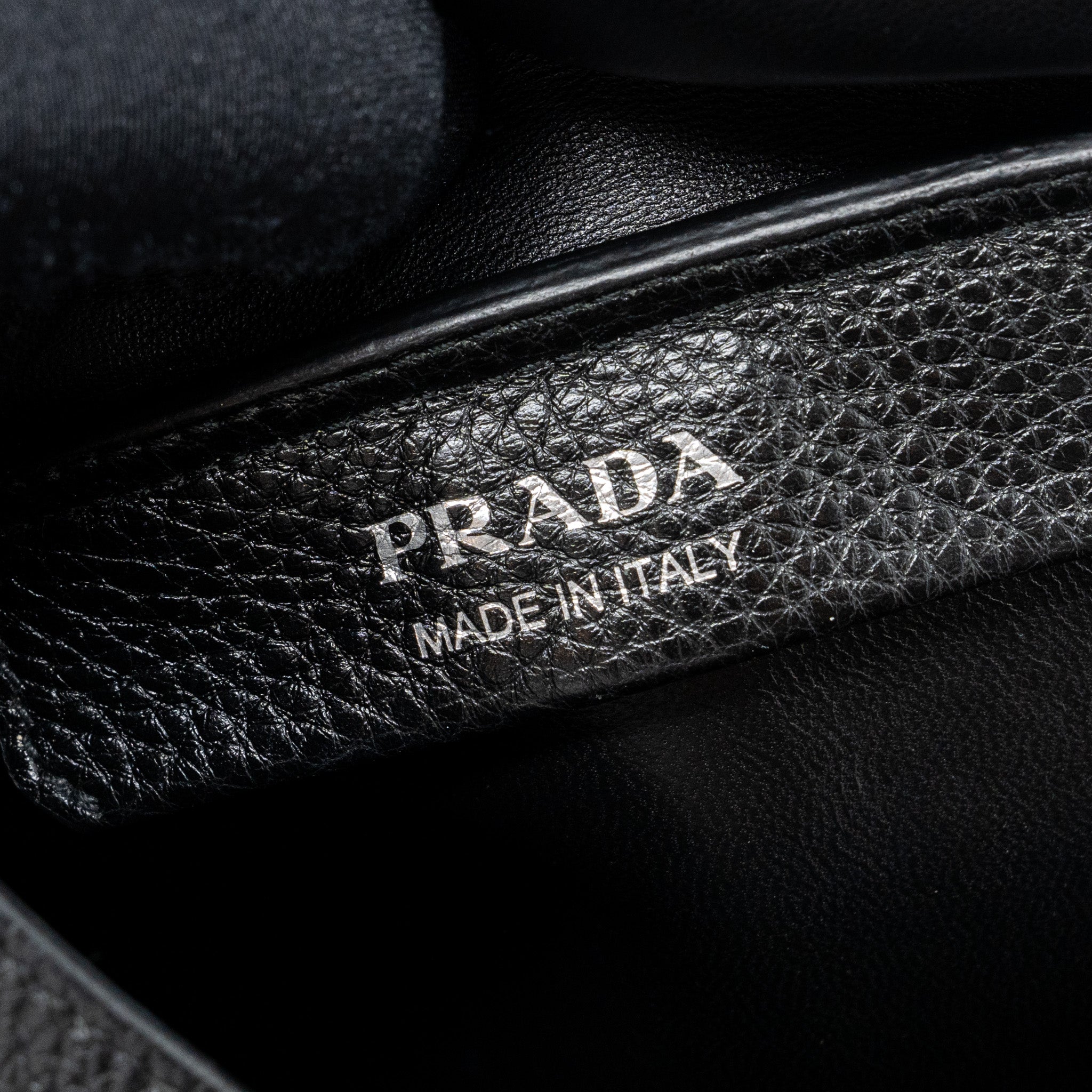 PRADA MEDIUM LEATHER TOTE BLACK SHW