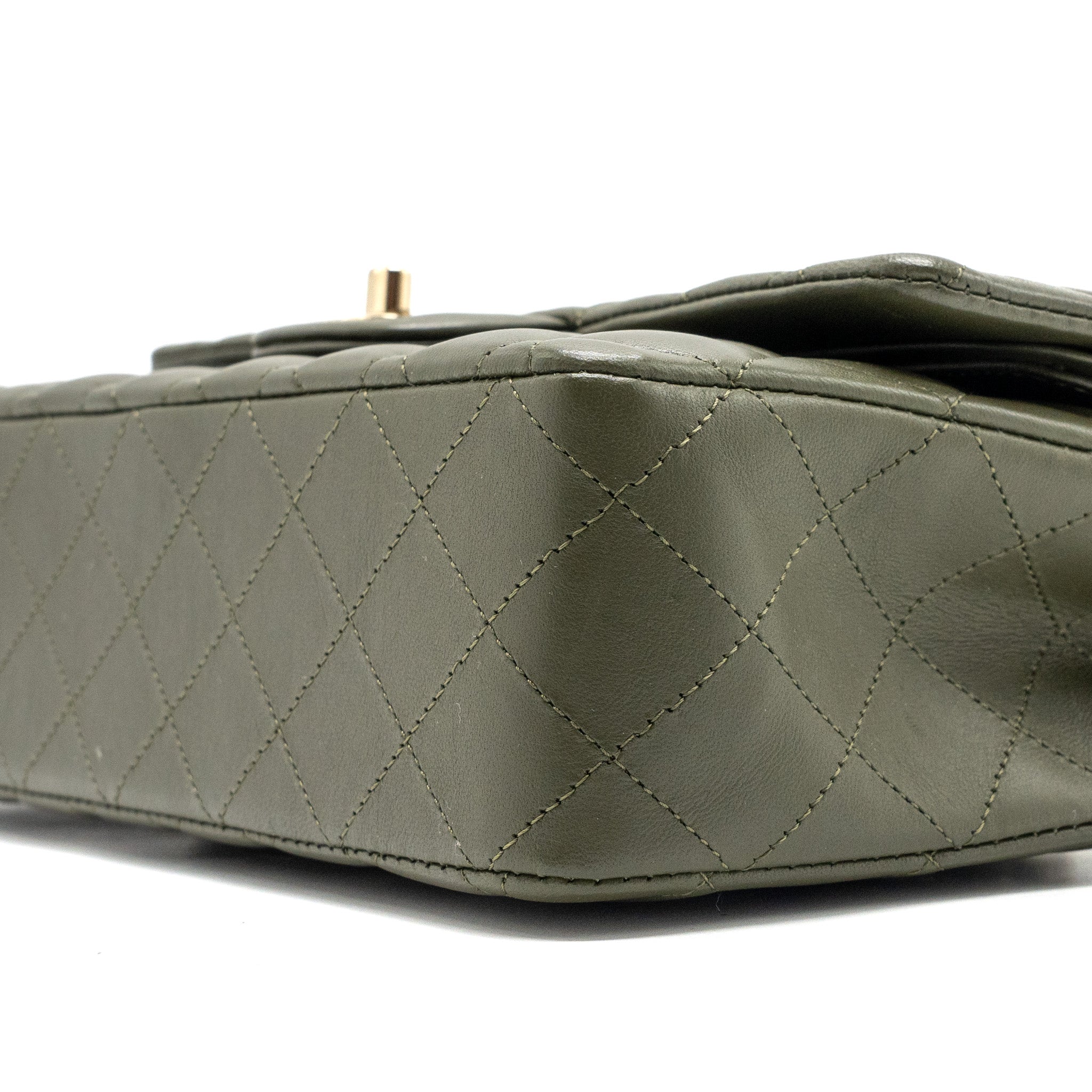 CHANEL 22K MEDIUM CLASSIC DOUBLE FLAP BAG LAMBSKIN OLIVE GREEN LGHW(MICROCHIP)