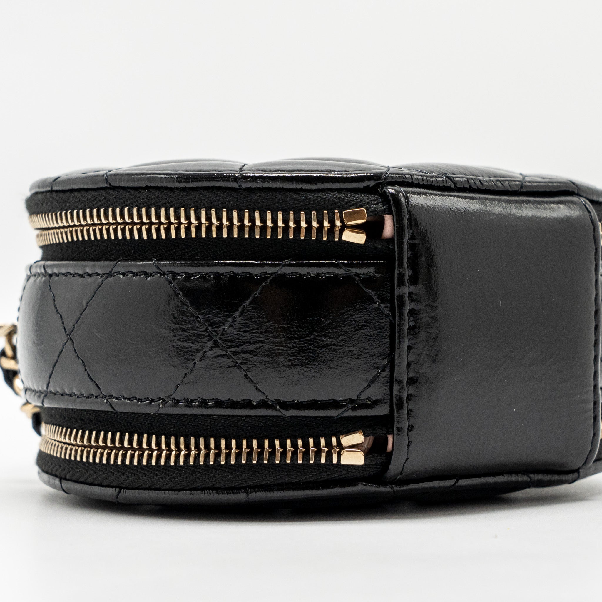 CHANEL 22B TOP HANDLE MINI ROUND VANITY CASE WITH CHAIN SHINY LAMBSKIN BLACK LGHW (MICROCHIP)