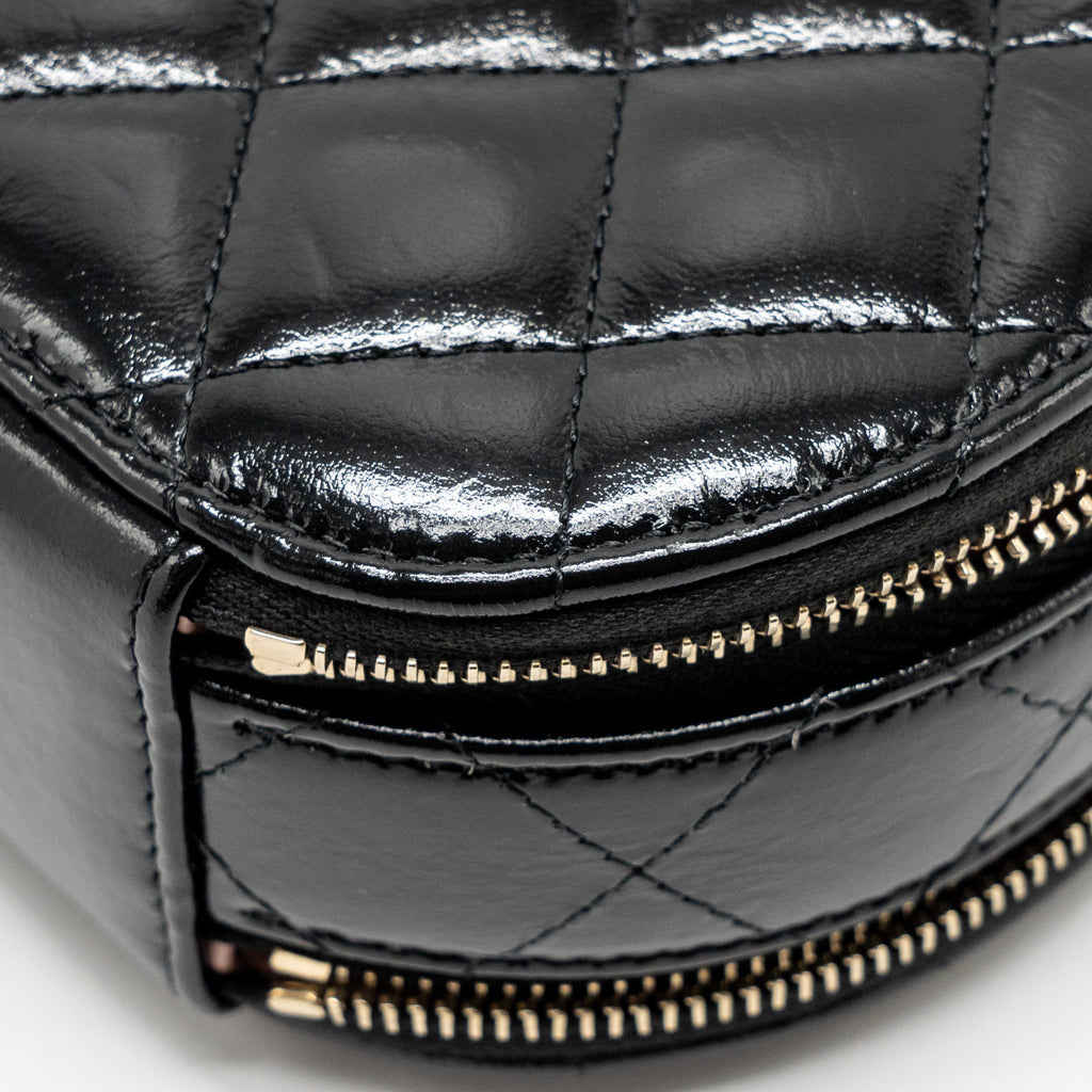 CHANEL 22B TOP HANDLE MINI ROUND VANITY CASE WITH CHAIN SHINY LAMBSKIN BLACK LGHW (MICROCHIP)