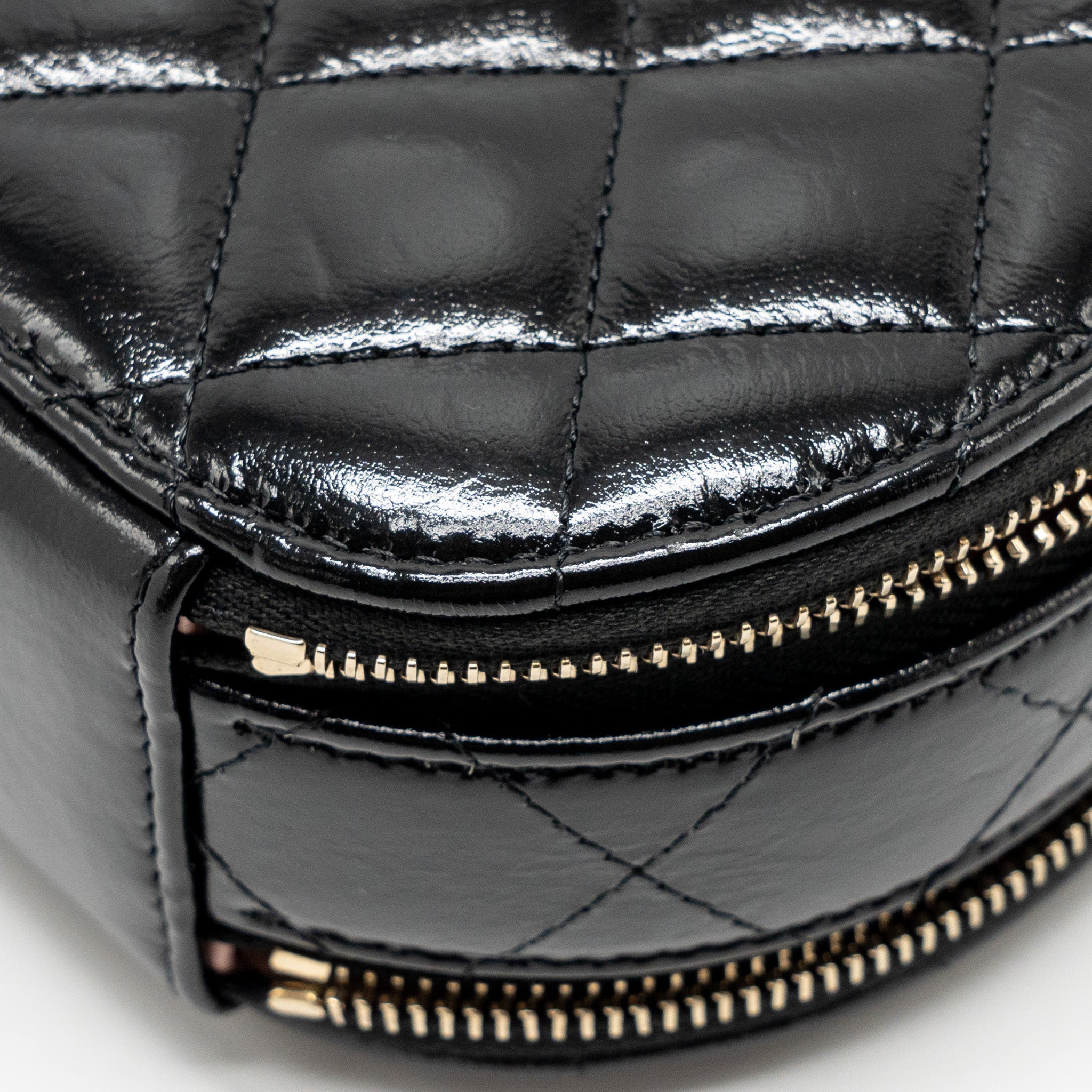 CHANEL 22B TOP HANDLE MINI ROUND VANITY CASE WITH CHAIN SHINY LAMBSKIN BLACK LGHW (MICROCHIP)