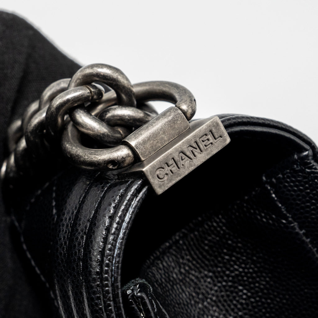 CHANEL MEDIUM BOY BAG CAVIAR BLACK RUTHENIUM SHW