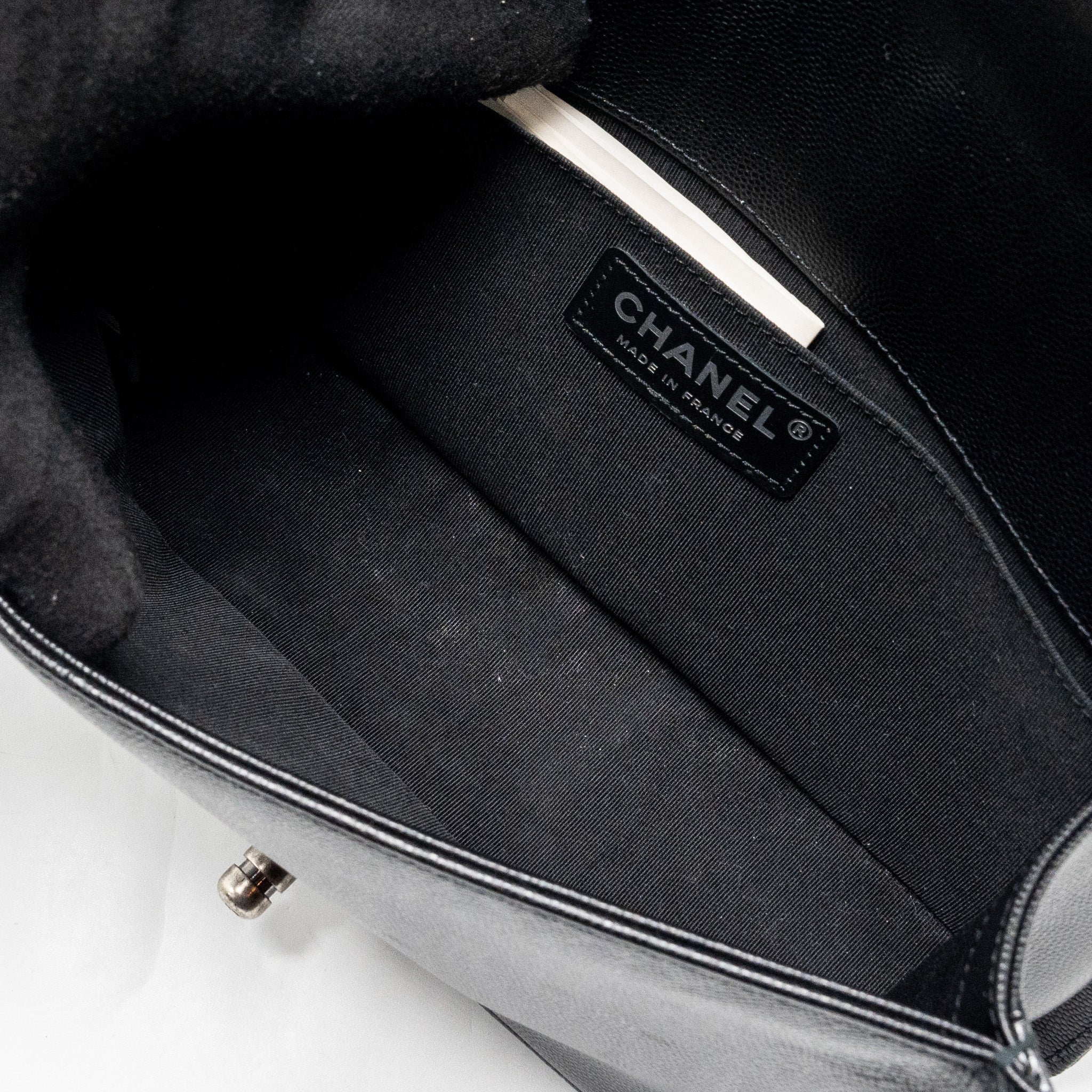 CHANEL MEDIUM BOY BAG CAVIAR BLACK RUTHENIUM SHW