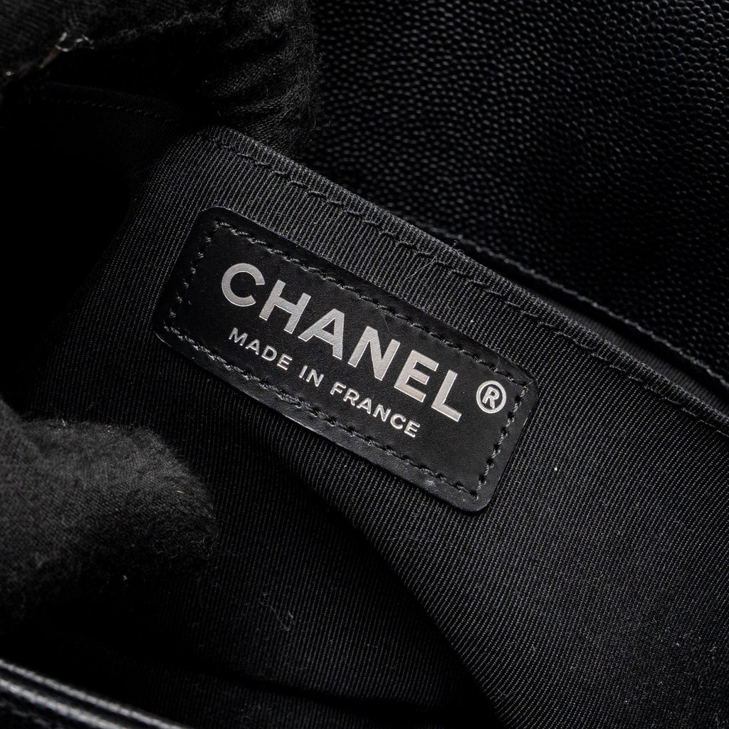CHANEL MEDIUM BOY BAG CAVIAR BLACK RUTHENIUM SHW