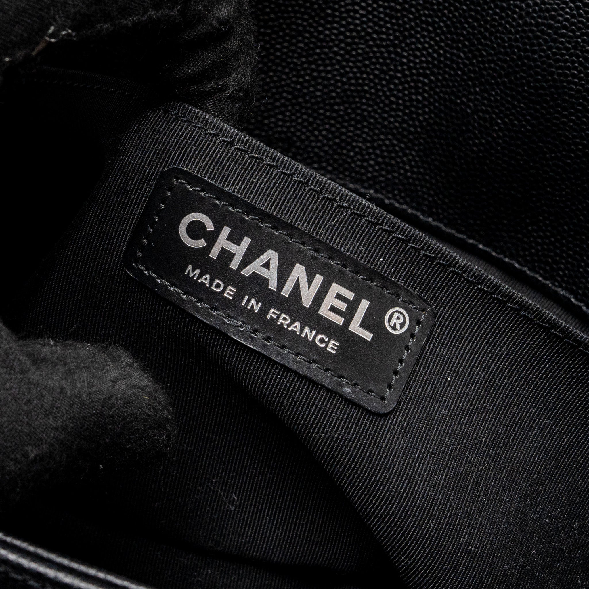 CHANEL MEDIUM BOY BAG CAVIAR BLACK RUTHENIUM SHW