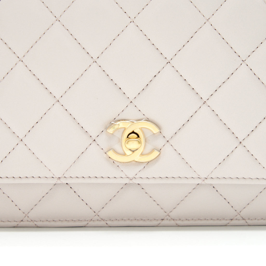 CHANEL PEARL CRUSHED PEARL WALLET ON CHAIN LILAC GHW