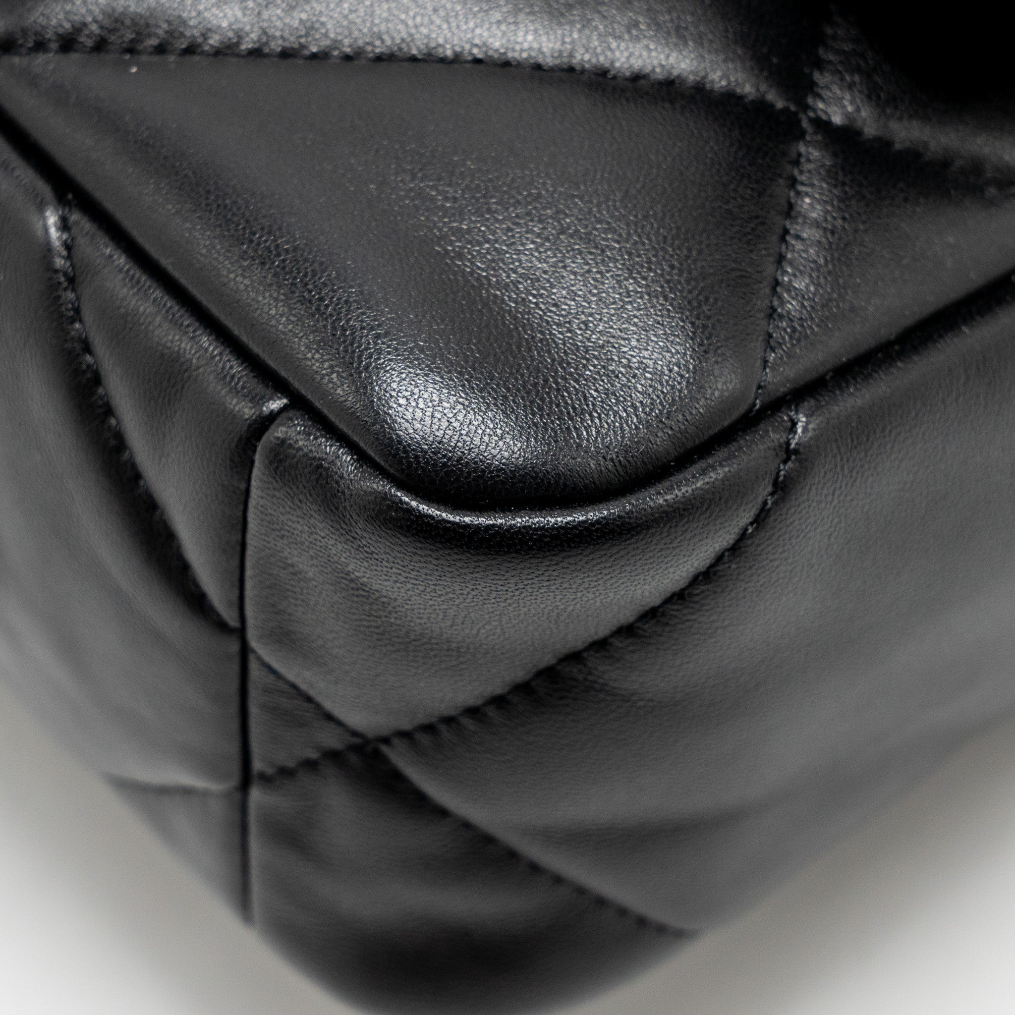 CHANEL SMALL 19 BAG LAMBSKIN BLACK MULTICOLOR HARDWARE (MICROCHIP)