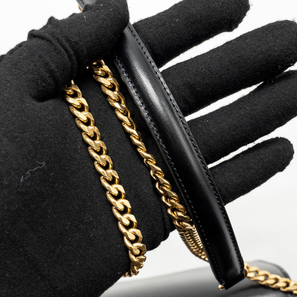 CELINE TRIOMPHE WALLET ON CHAIN MARGO SHINY CALFSKIN BLACK GHW