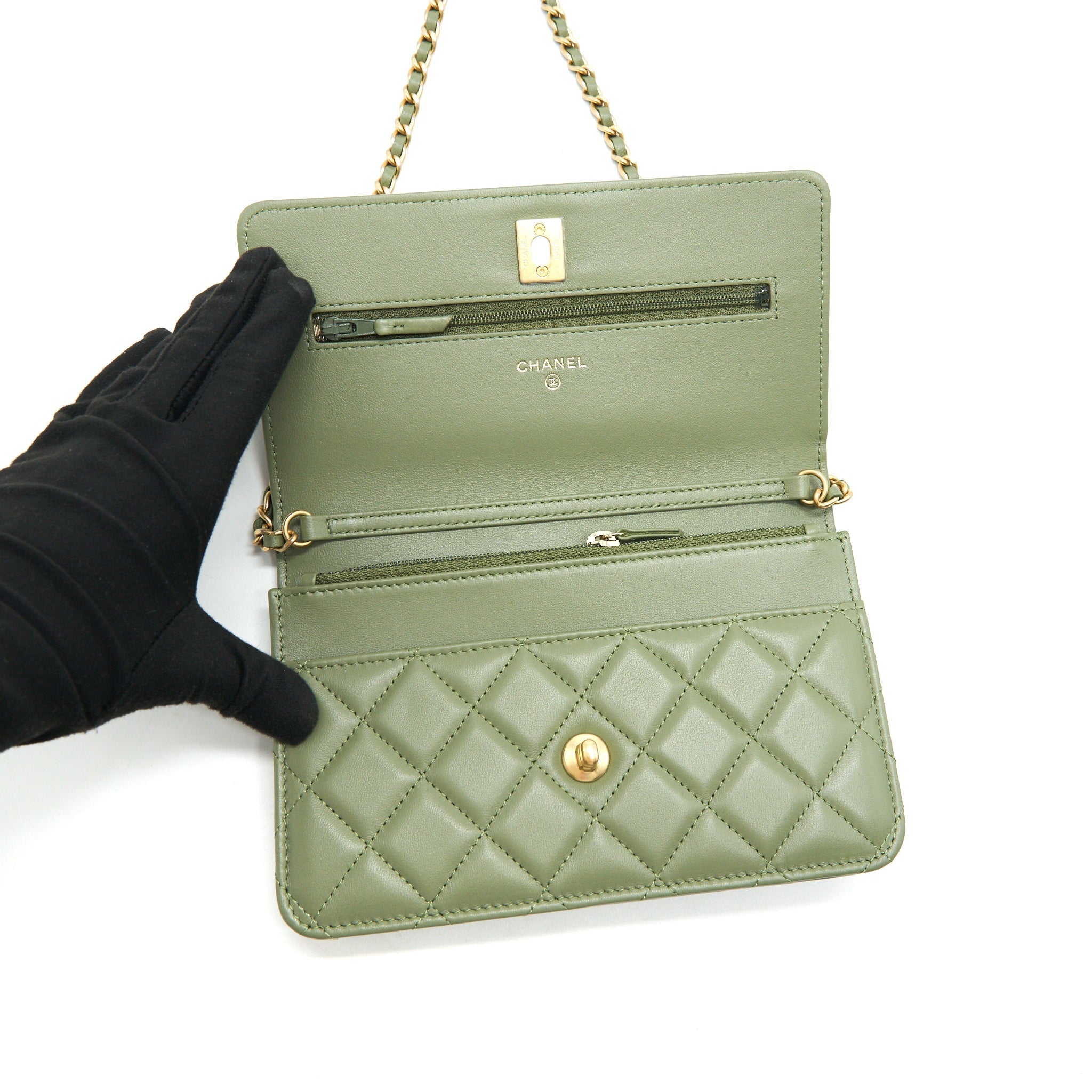 CHANEL 21B GREEN GHW PEARL CRUSH WALLET ON CHAIN