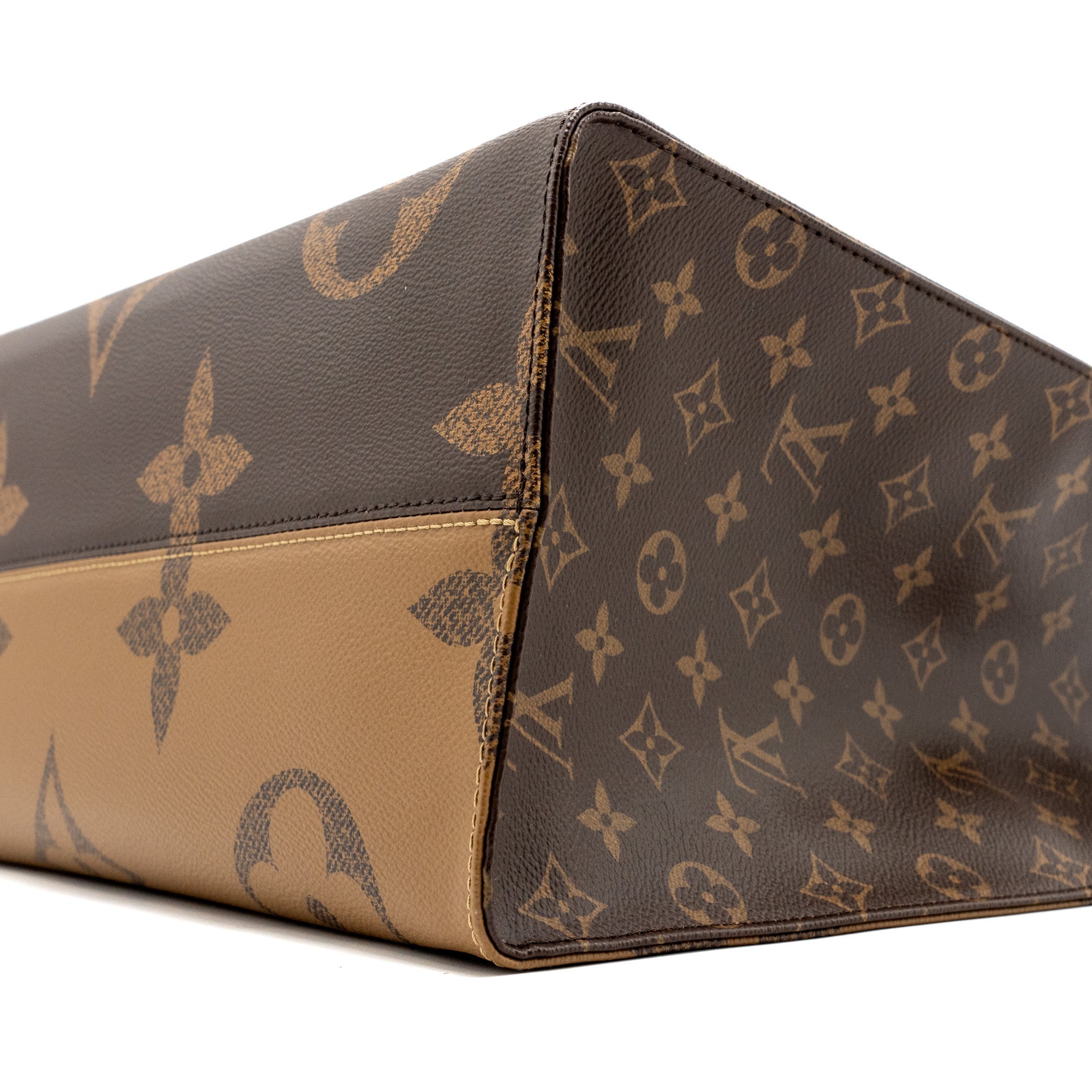 LOUIS VUITTON ONTHEGO GM MONOGRAM CANVAS / MONOGRAM REVERSE CANVAS GHW