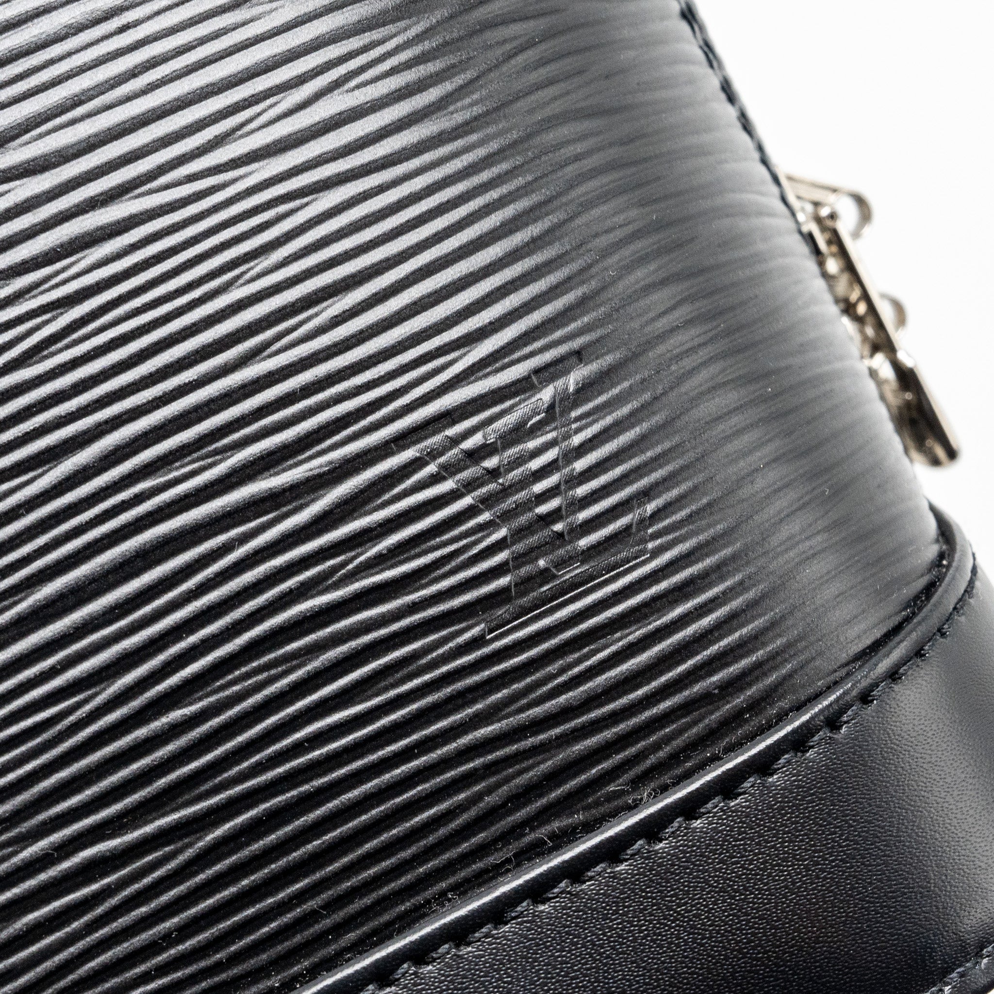 LOUIS VUITTON ALMA BB EPI BLACK SHW