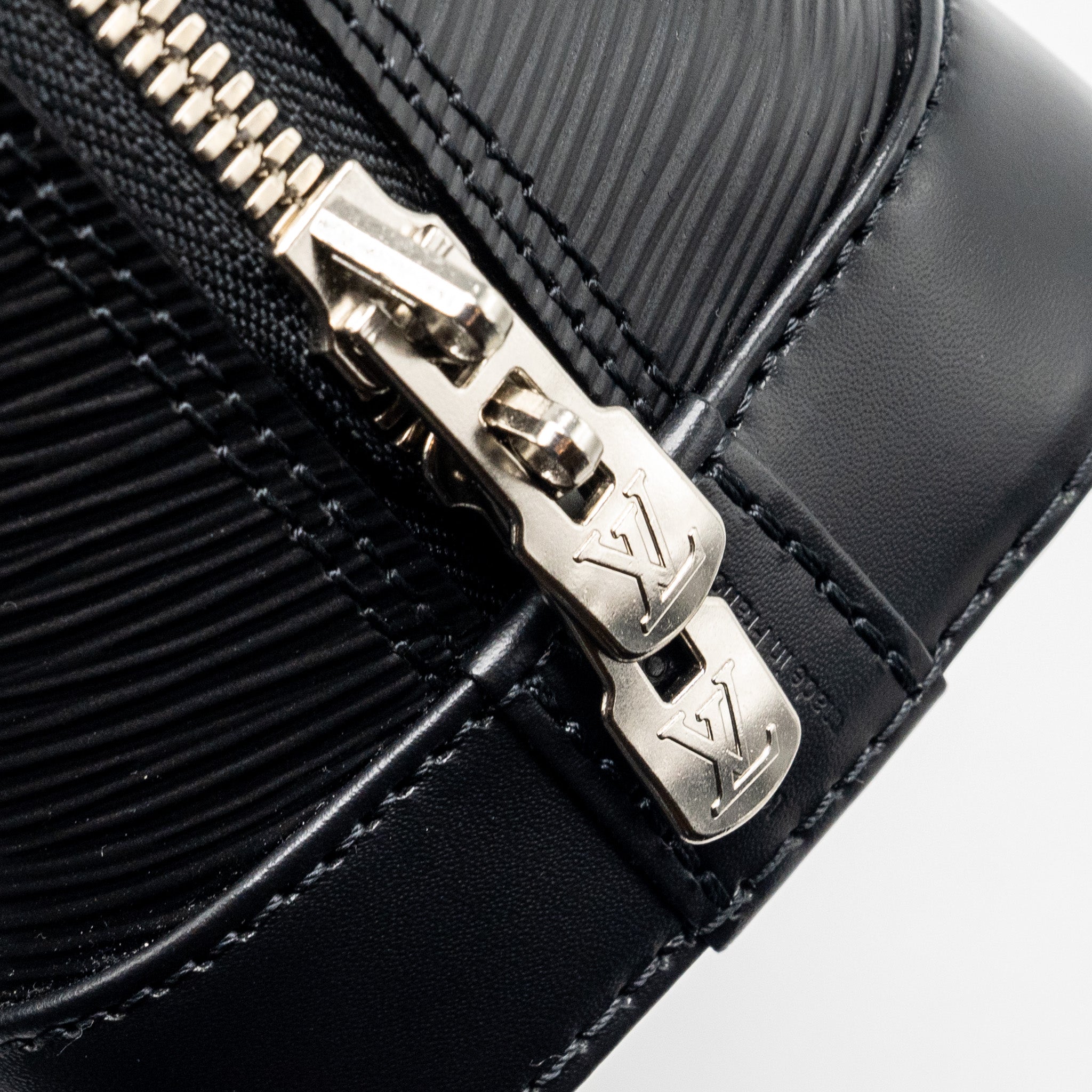 LOUIS VUITTON ALMA BB EPI BLACK SHW