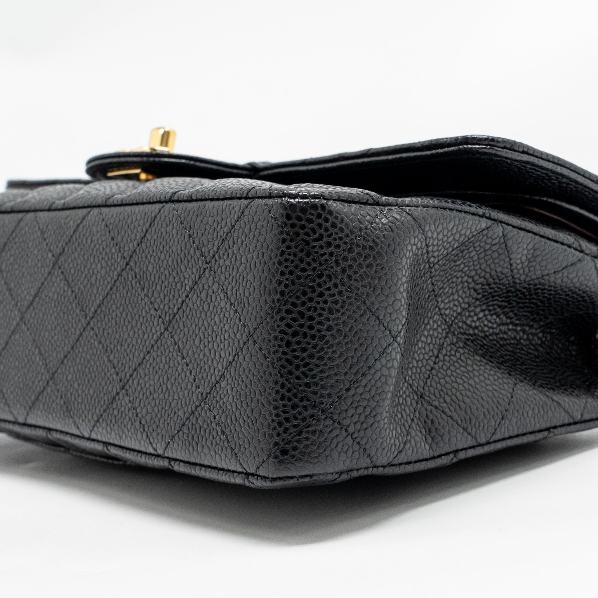 CHANEL MEDIUM CLASSIC DOUBLE FLAP BAG CAVIAR BLACK GHW