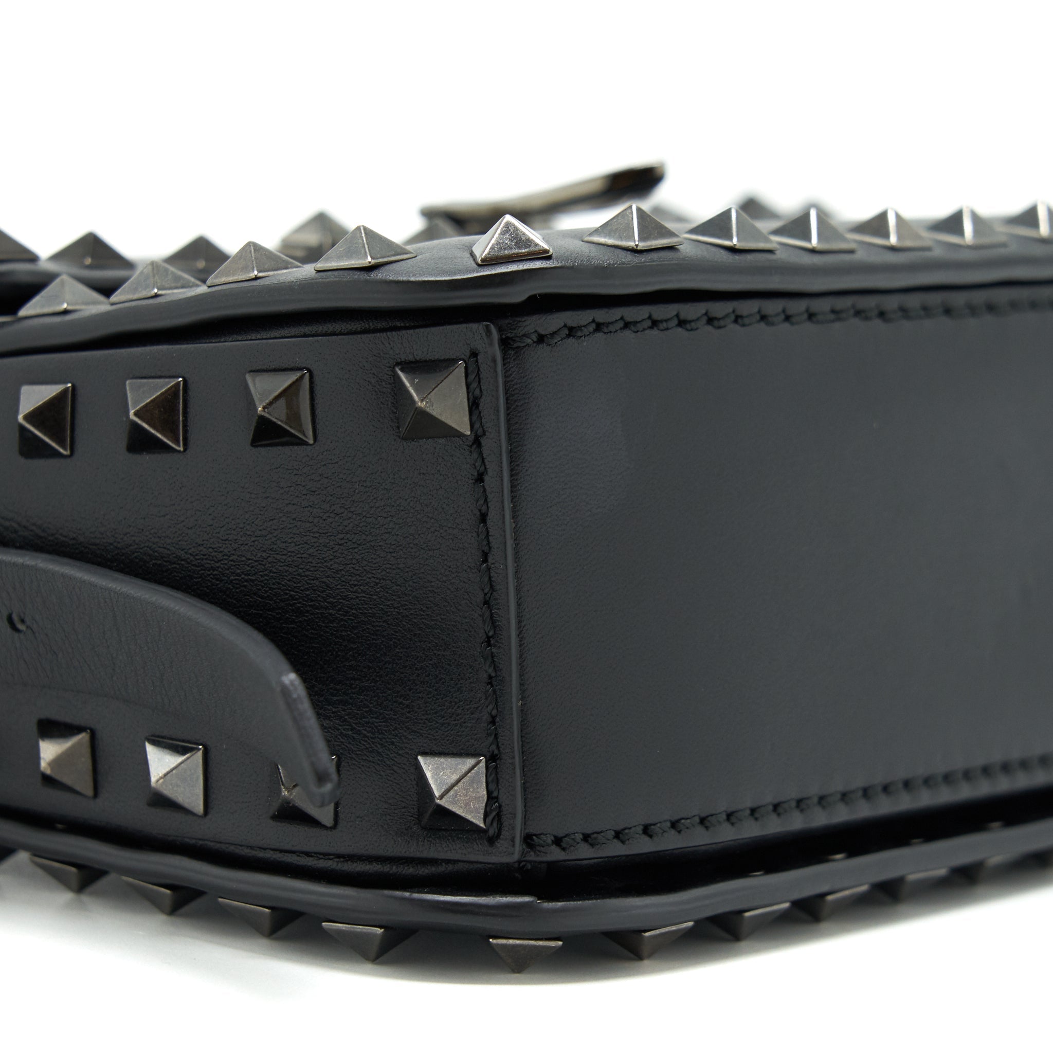 VALENTINO GARAVANI SMALL ROCKSTUD GRAINY CALFSKIN CROSSBODY BAG BLACK SHW