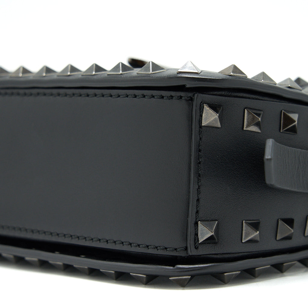 VALENTINO GARAVANI SMALL ROCKSTUD GRAINY CALFSKIN CROSSBODY BAG BLACK SHW