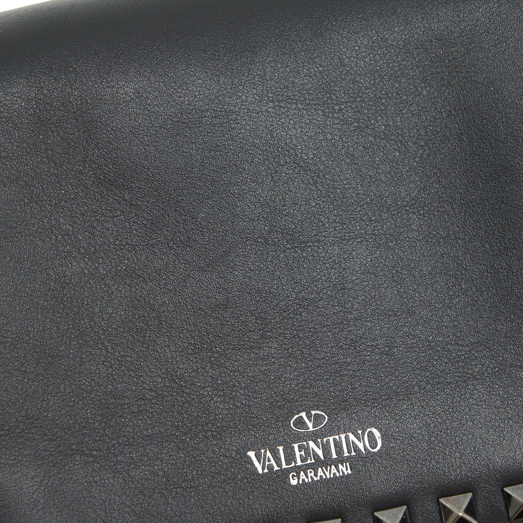 VALENTINO GARAVANI SMALL ROCKSTUD GRAINY CALFSKIN CROSSBODY BAG BLACK SHW