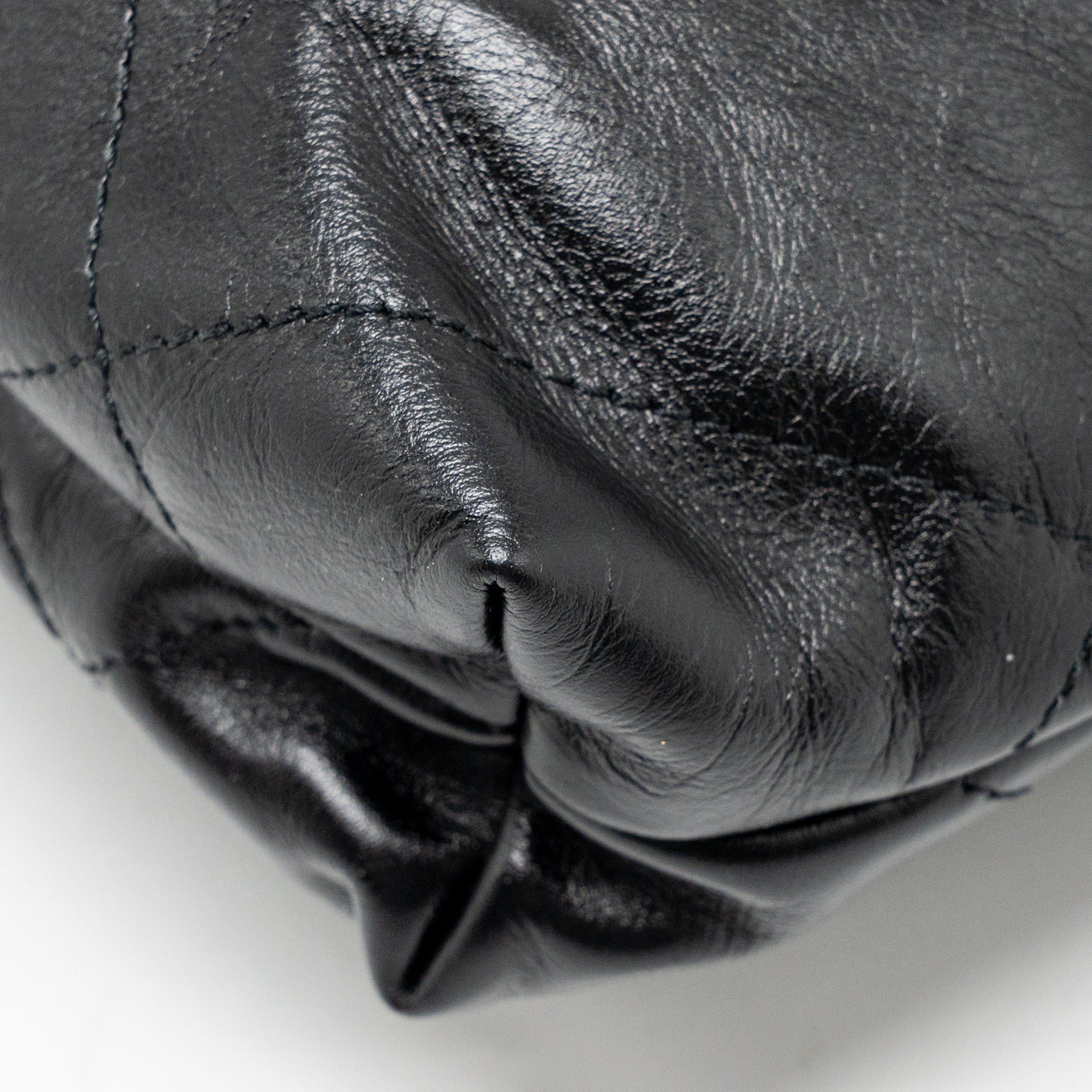 CHANEL MINI 22 BAG SHINY CALFSKIN BLACK GHW (MICROCHIP)