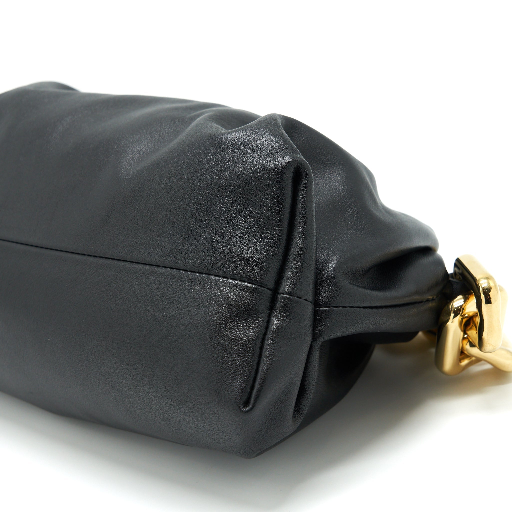 BOTTEGA VENETA CHAIN POUCH CALFSKIN BLACK GHW