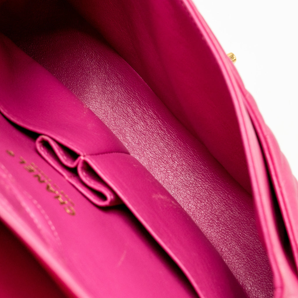 CHANEL MEDIUM CHEVRON CLASSIC DOUBLE FLAP BAG LAMBSKIN PINK GHW