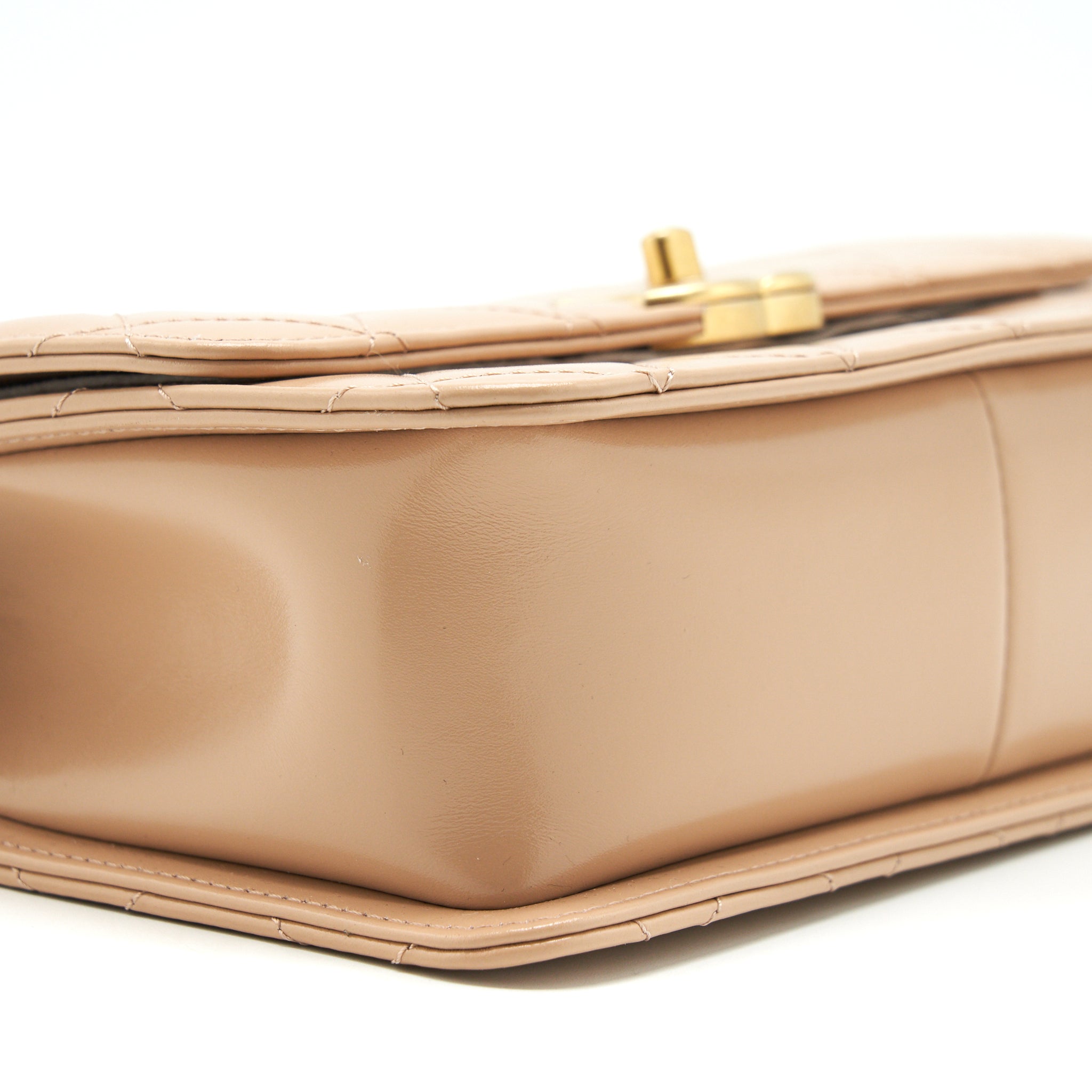 CHANEL 21A GOLD CRUSH FLAP BAG CALFSKIN BEIGE GHW