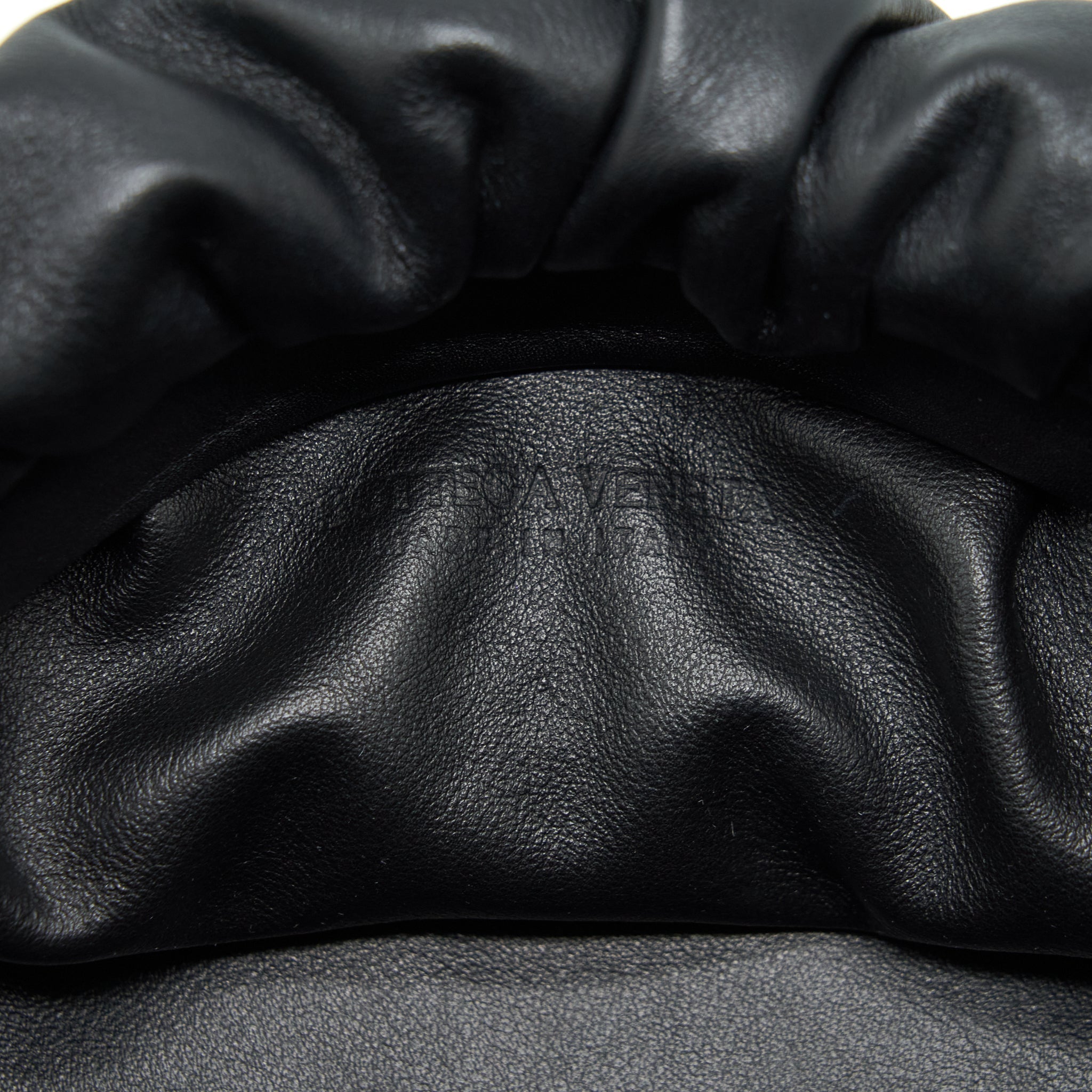 BOTTEGA VENETA CHAIN POUCH CALFSKIN BLACK GHW