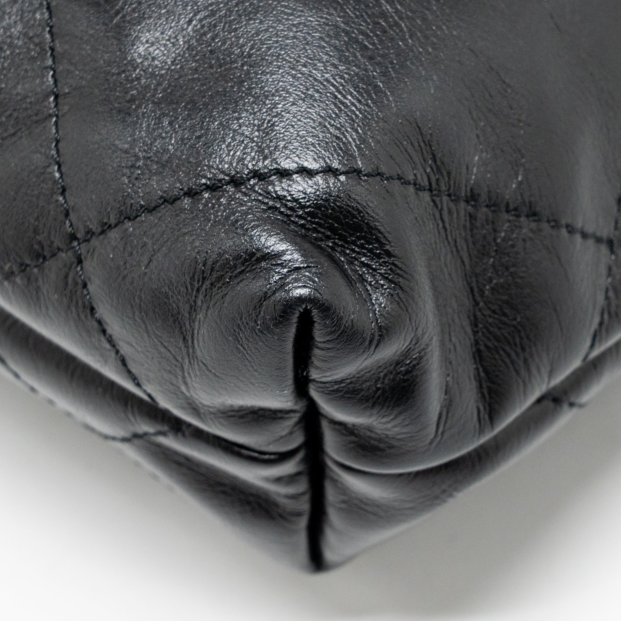 CHANEL MINI 22 BAG SHINY CALFSKIN BLACK GHW (MICROCHIP)