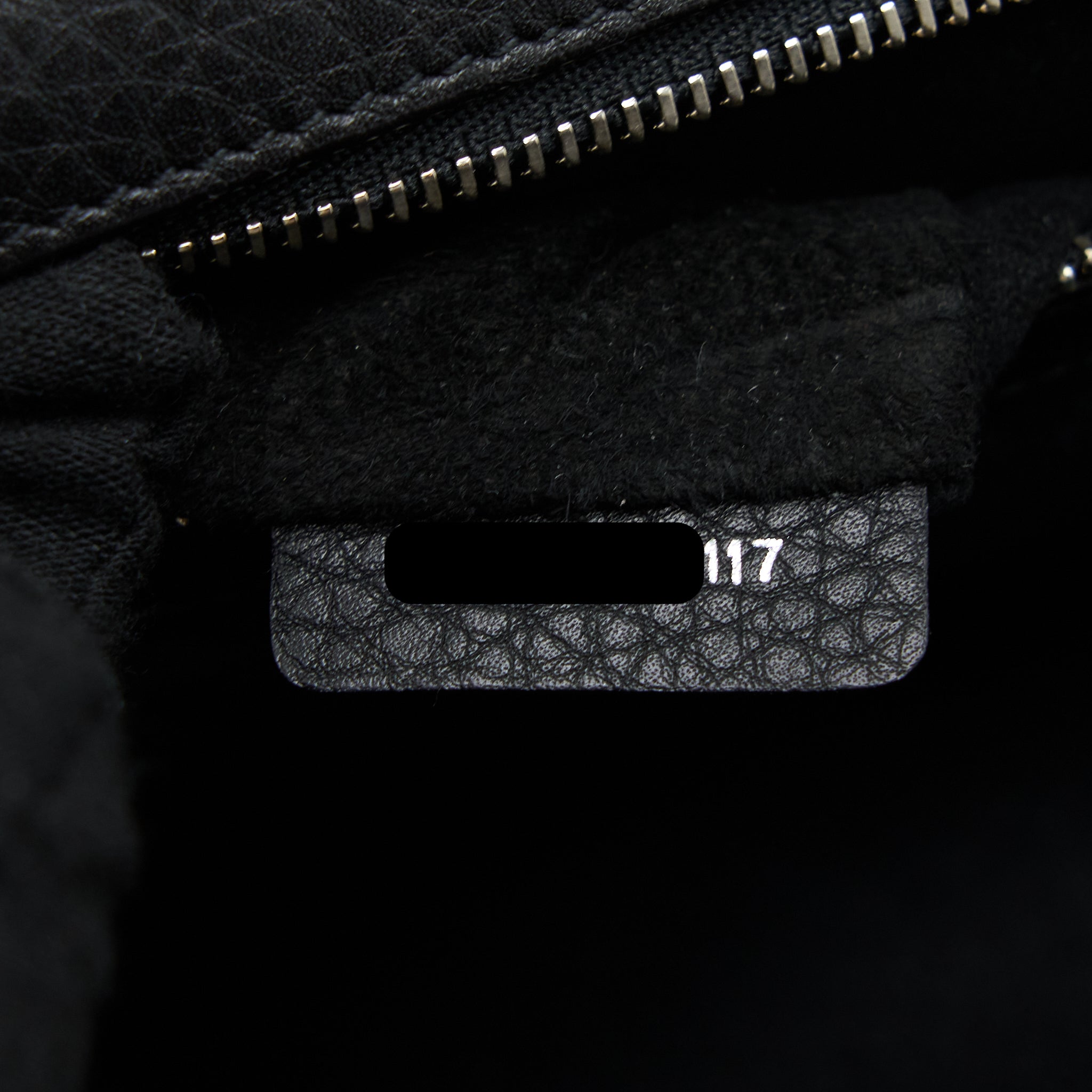 DIOR MEDIUM DIORAMA CALFSKIN BLACK SHW